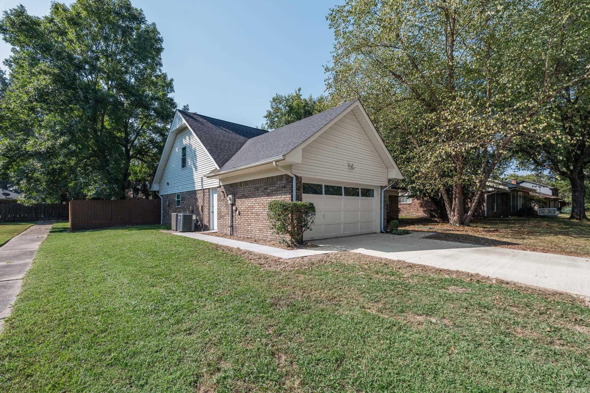 VILLAGE HARBOR - Residential