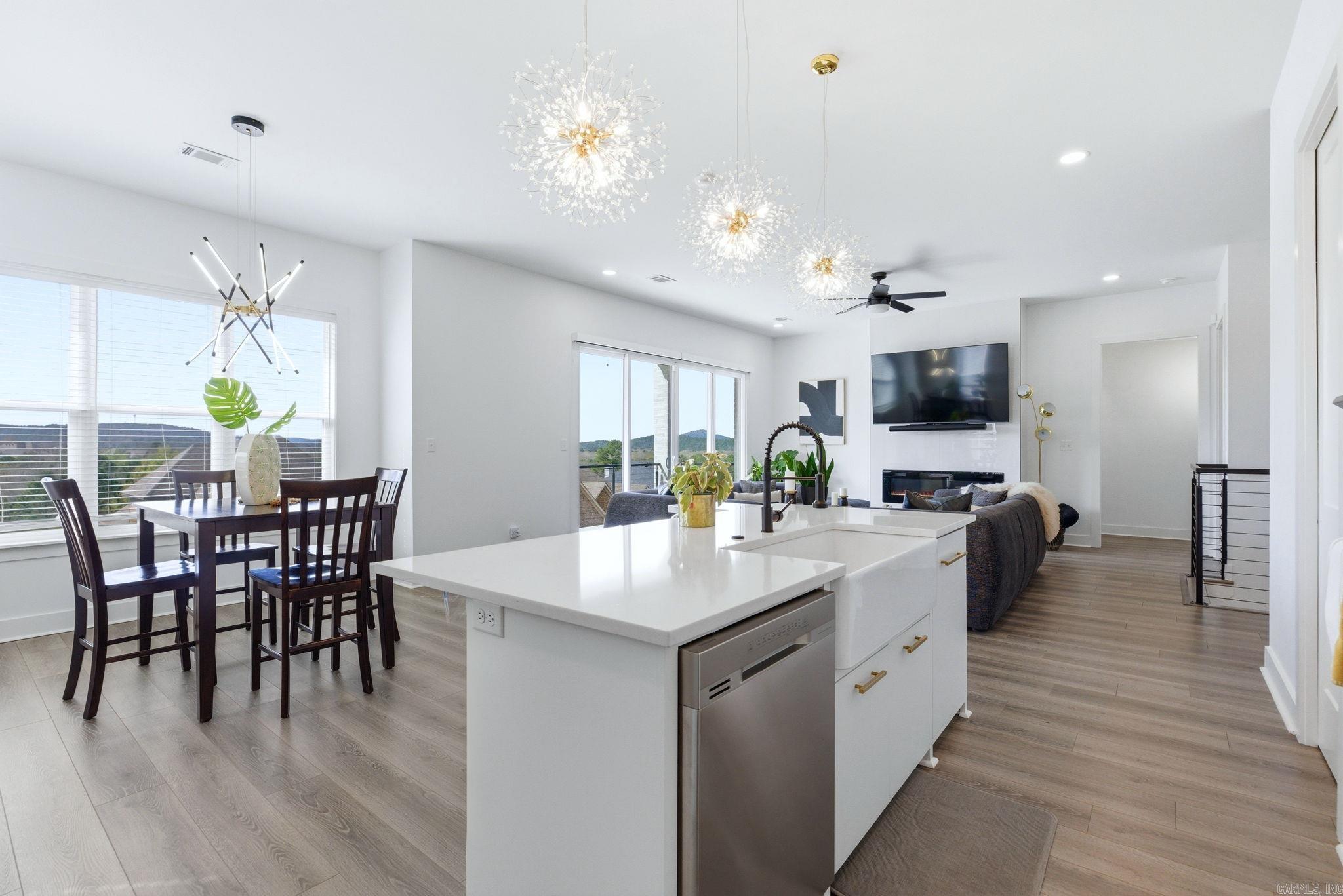 CHENAL VALLEY TOURNAY CIRCLE - Residential