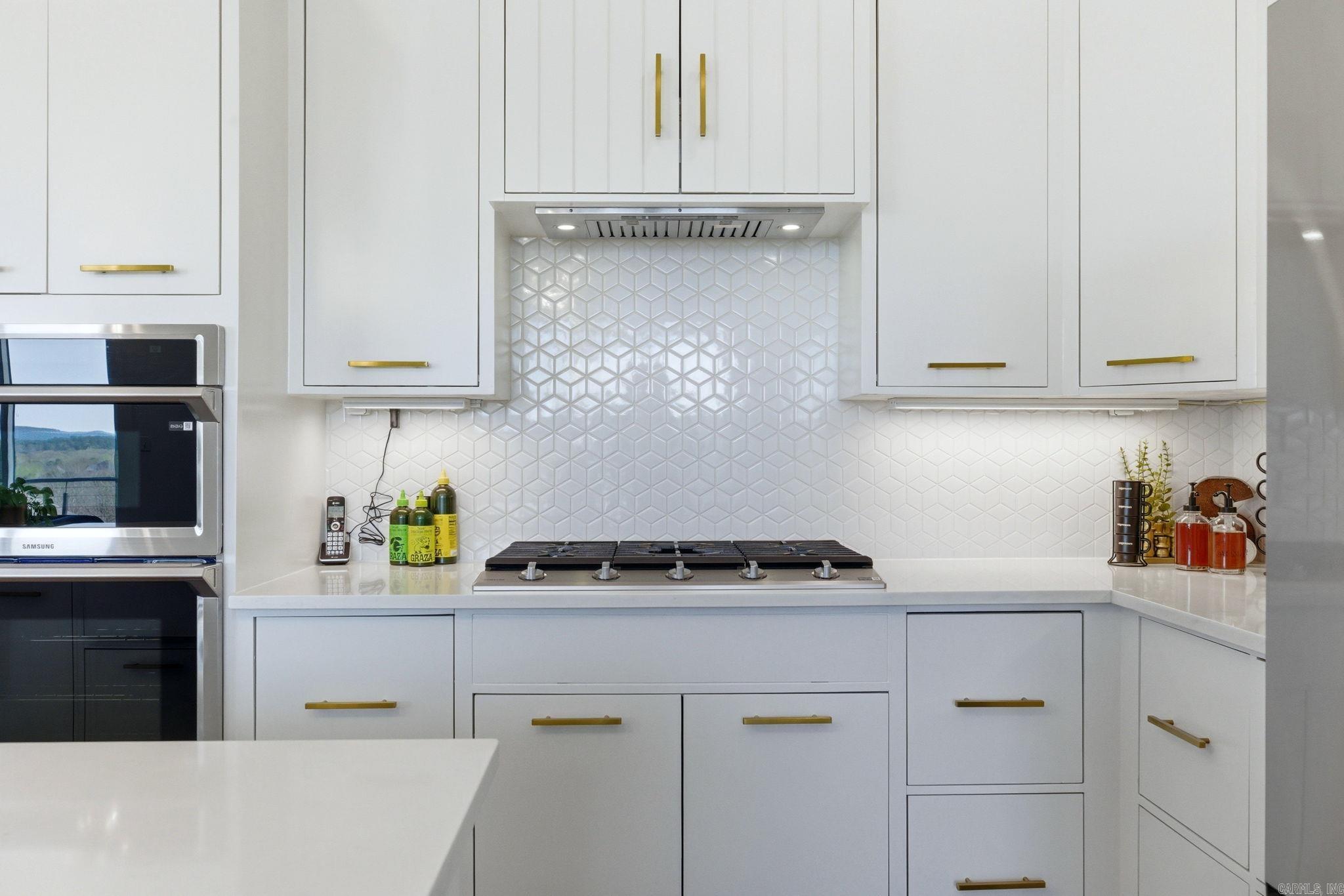 CHENAL VALLEY TOURNAY CIRCLE - Residential