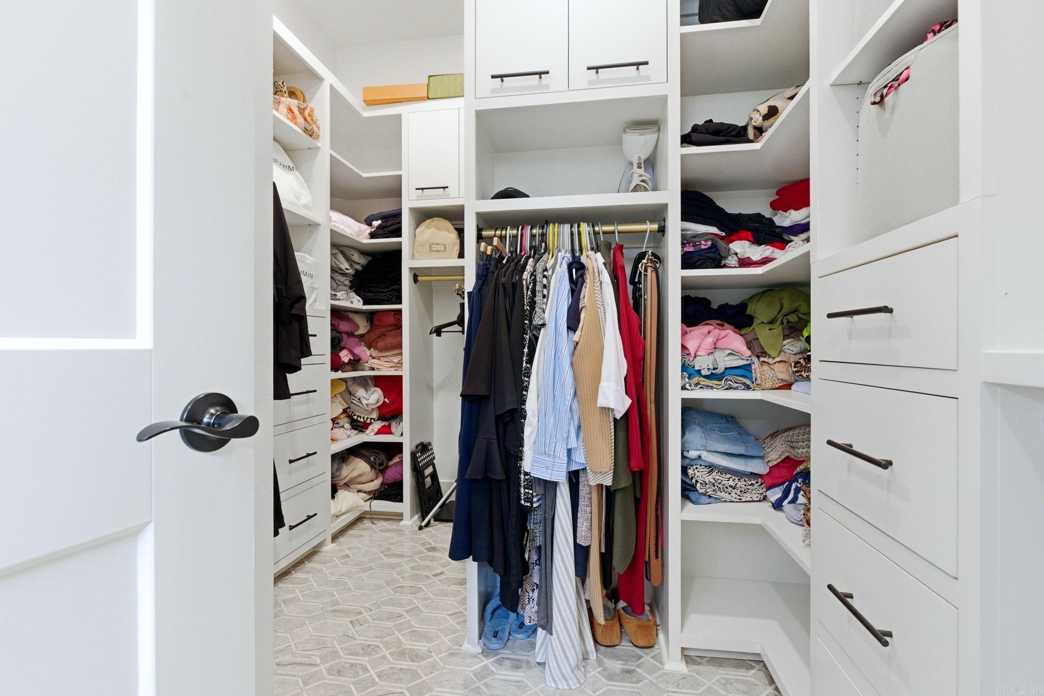 CHENAL VALLEY TOURNAY CIRCLE - Residential