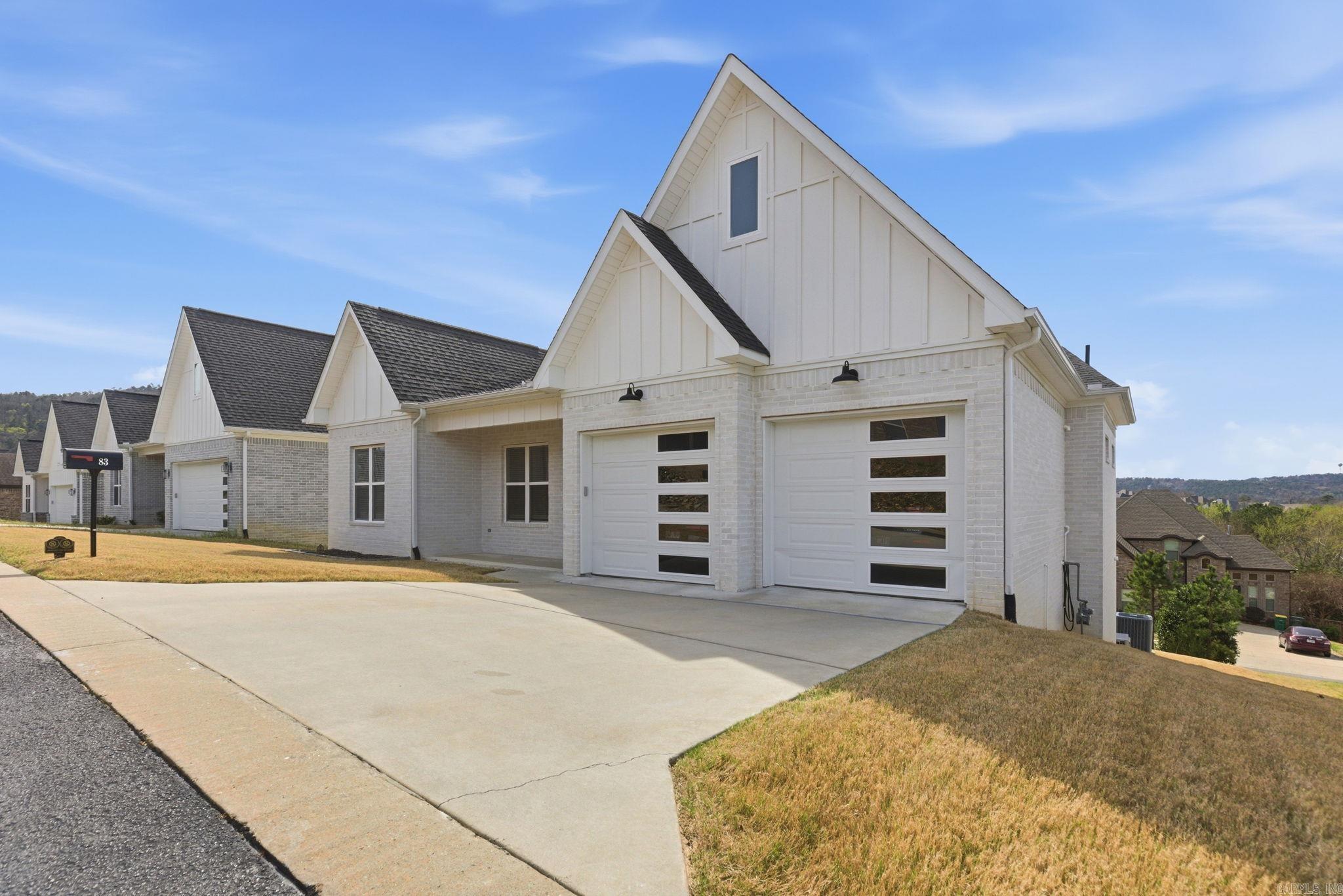 CHENAL VALLEY TOURNAY CIRCLE - Residential