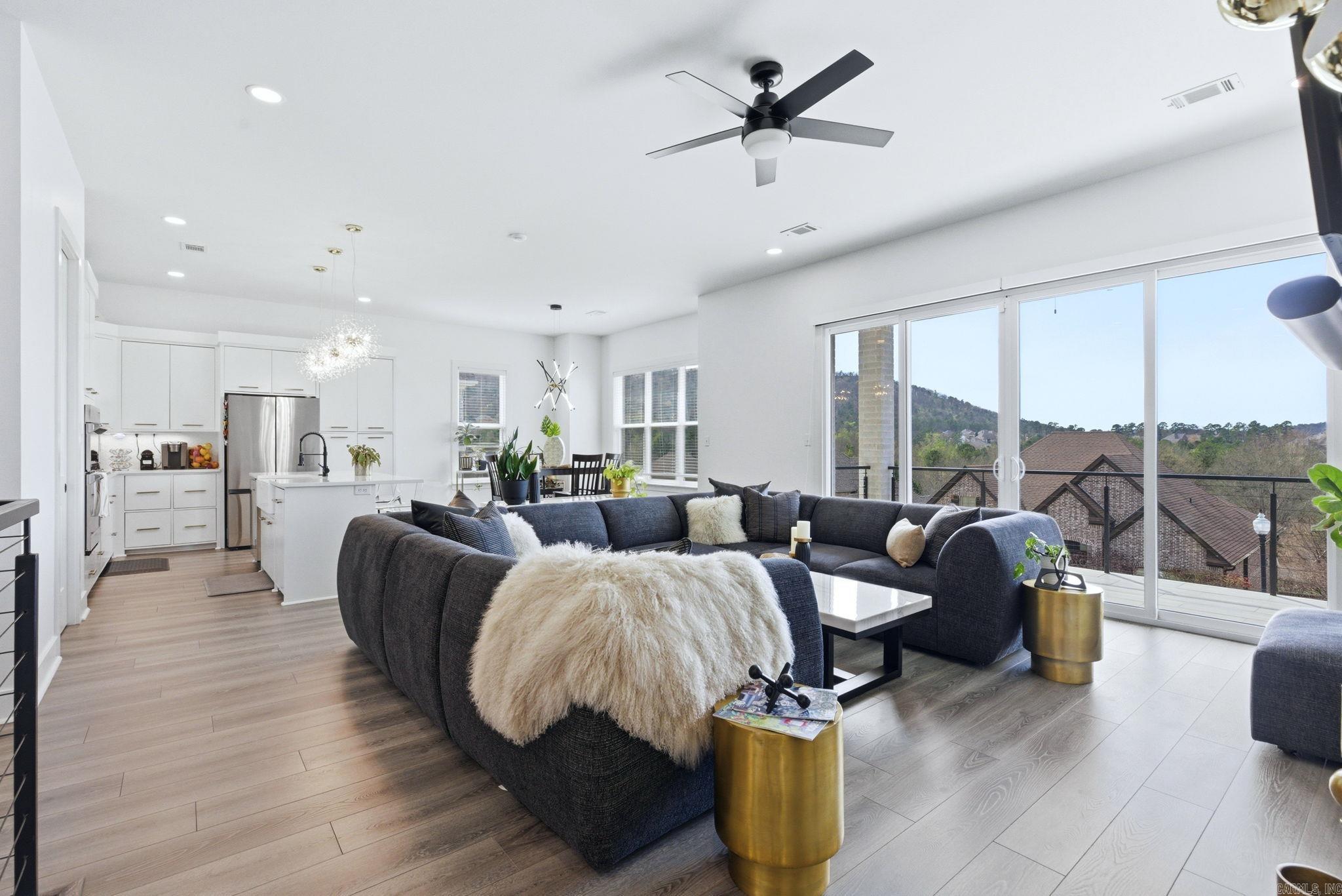 CHENAL VALLEY TOURNAY CIRCLE - Residential