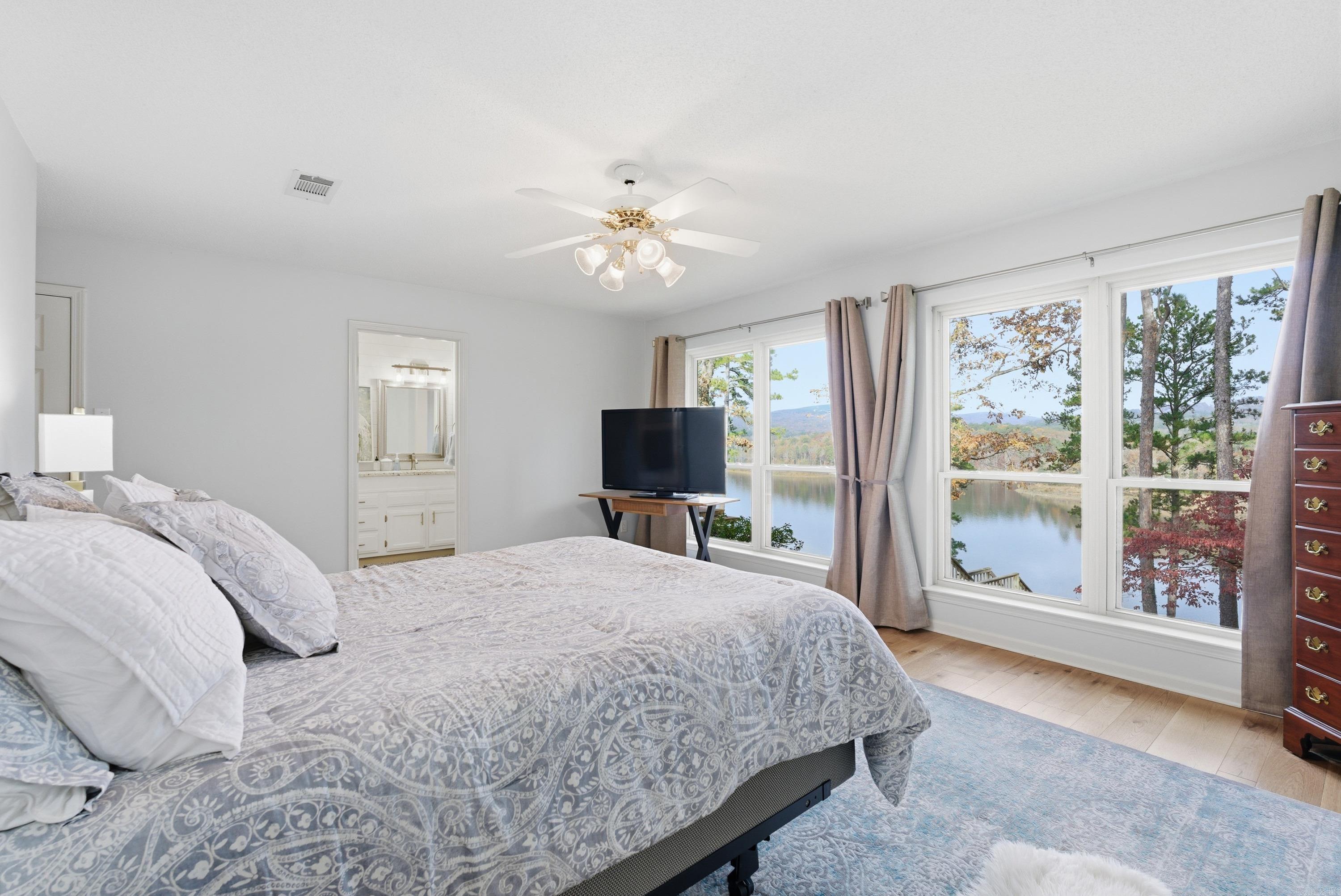 SKYPOINT ESTATES - LAKE - Residential