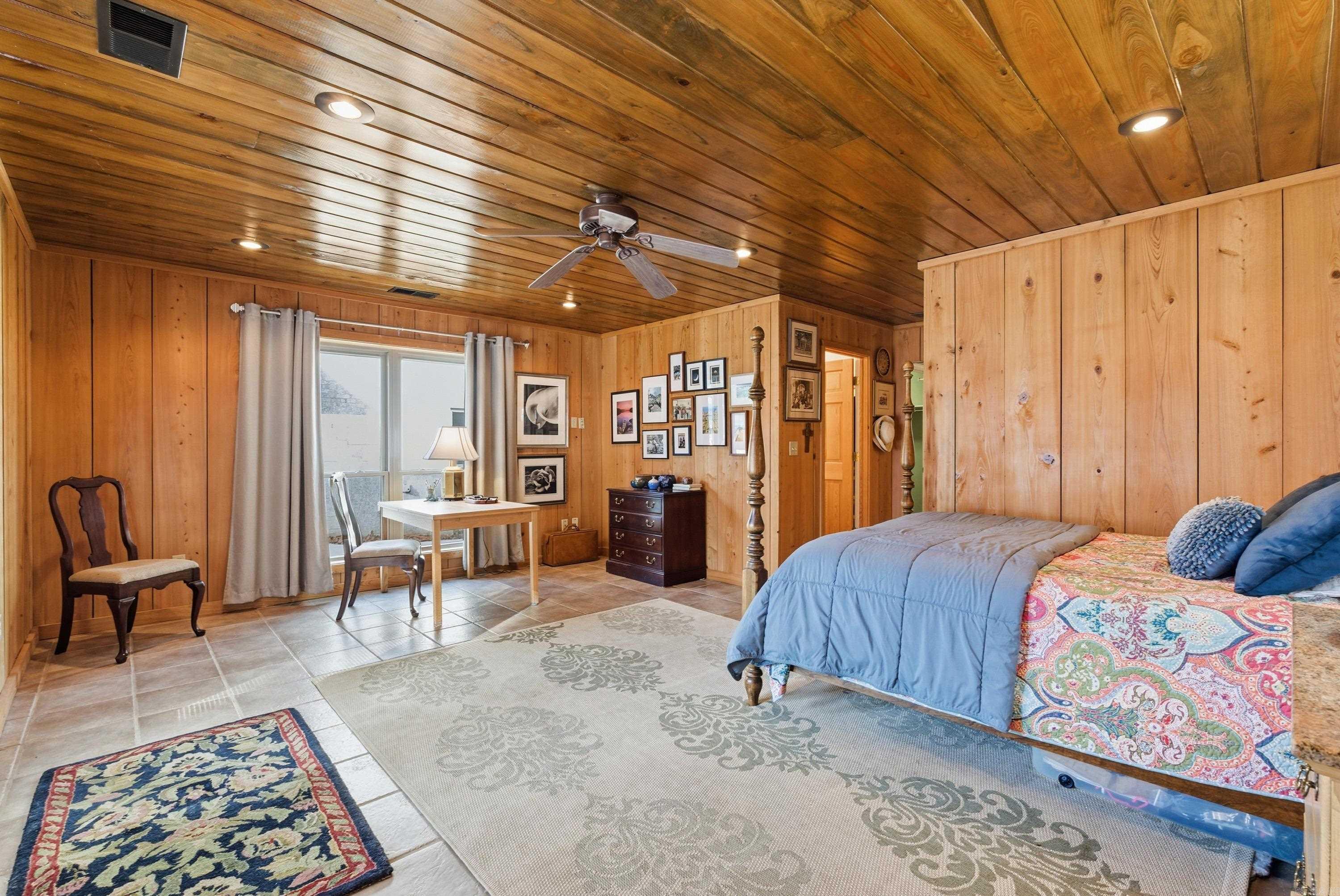 SKYPOINT ESTATES - LAKE - Residential