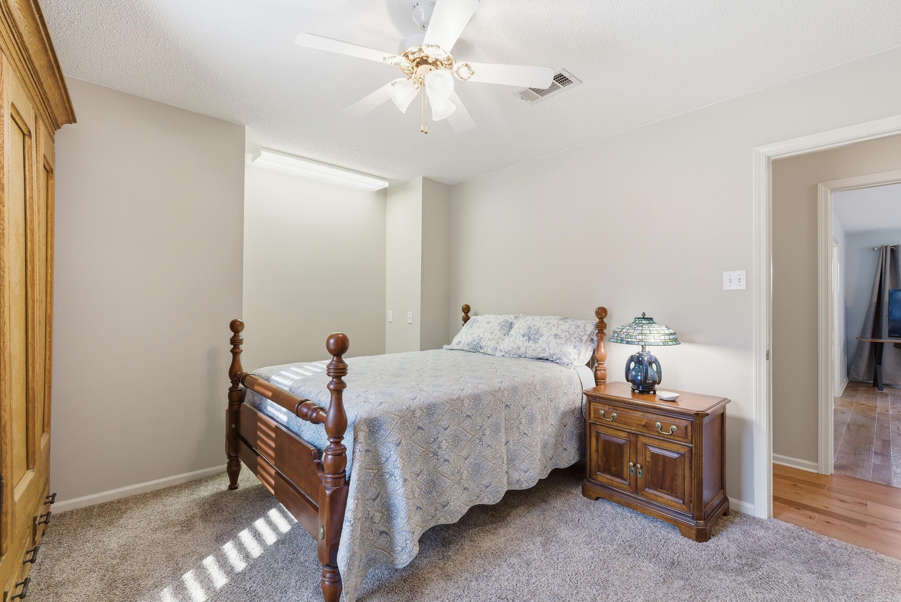 SKYPOINT ESTATES - LAKE - Residential