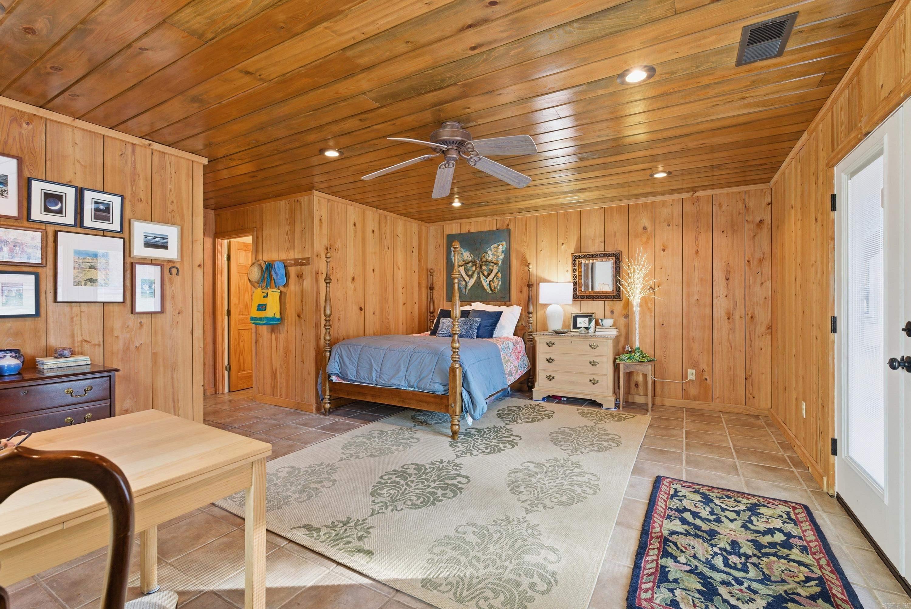 SKYPOINT ESTATES - LAKE - Residential