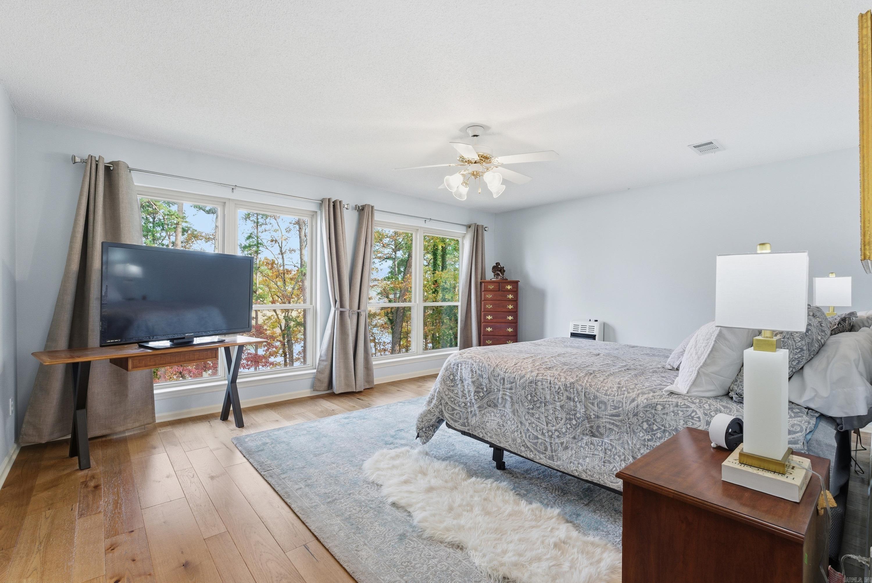 SKYPOINT ESTATES - LAKE - Residential