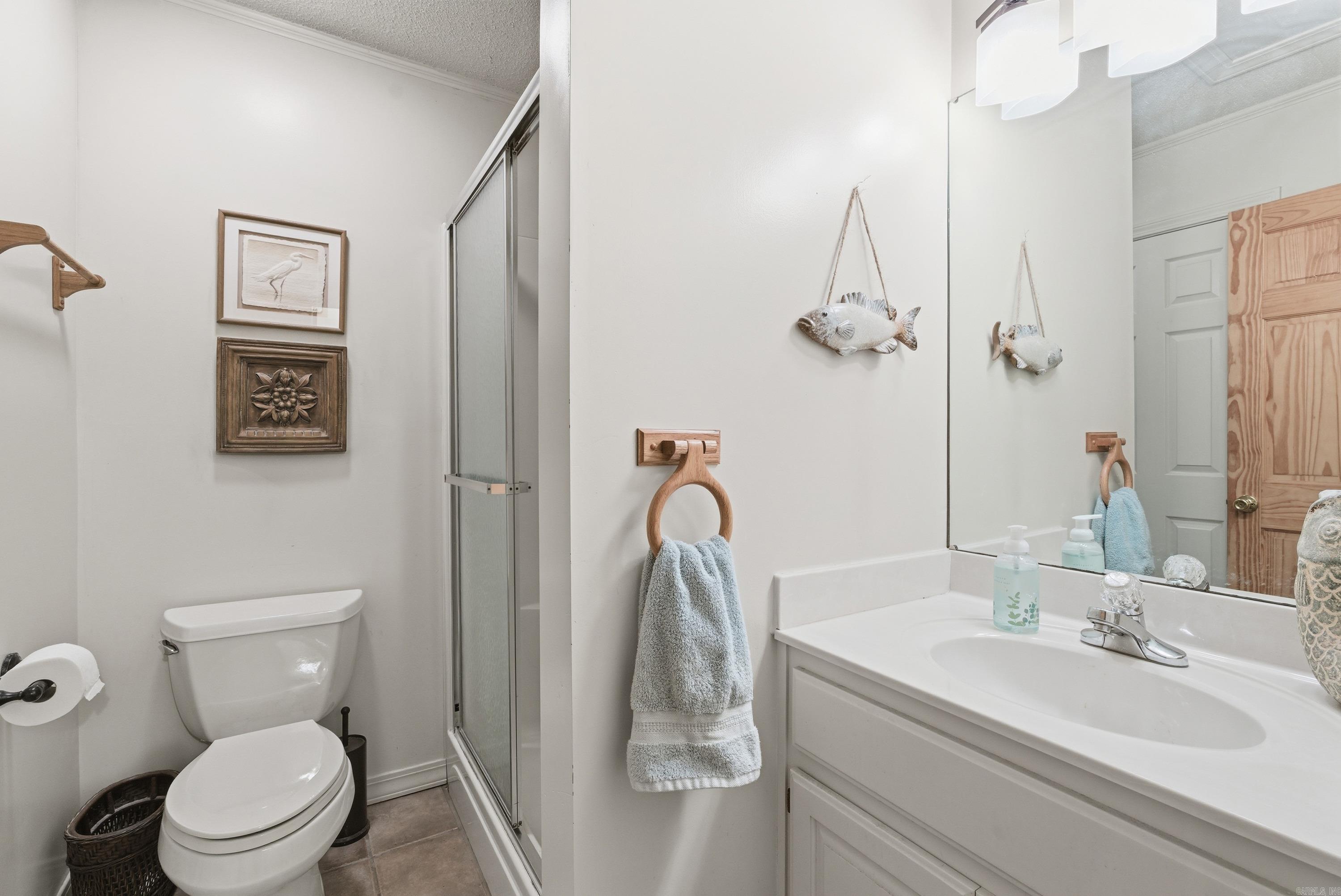 SKYPOINT ESTATES - LAKE - Residential