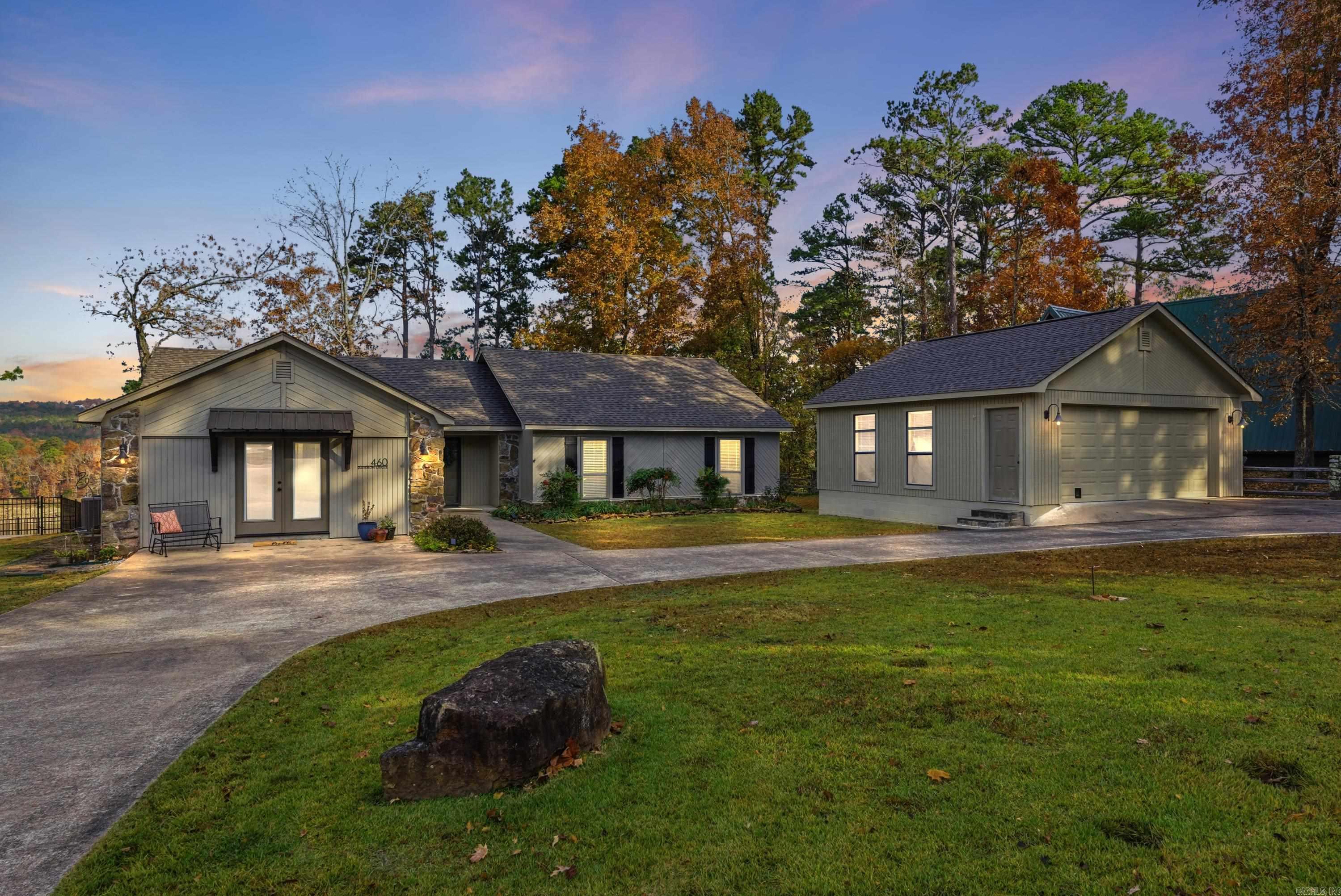 SKYPOINT ESTATES - LAKE - Residential