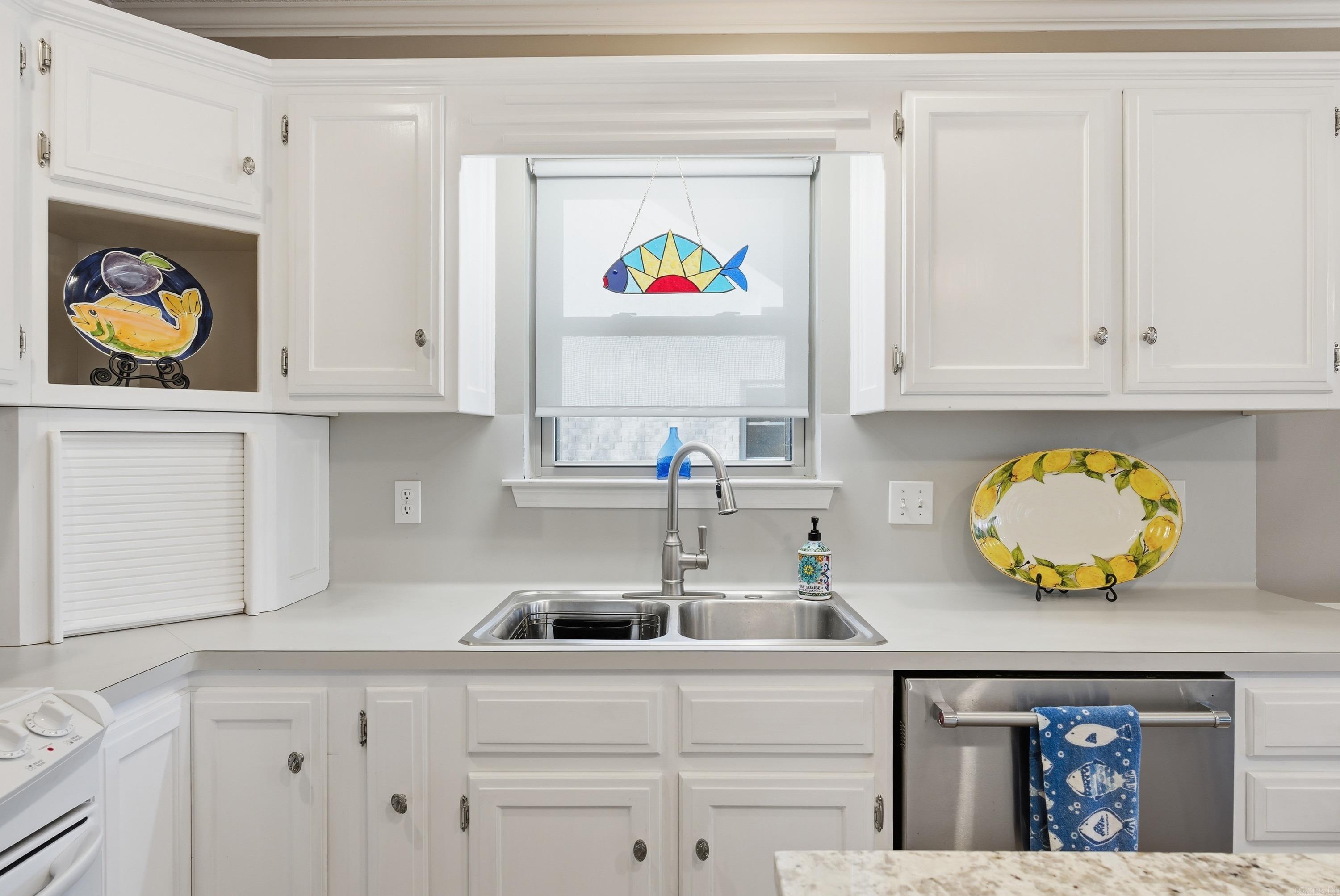 SKYPOINT ESTATES - LAKE - Residential