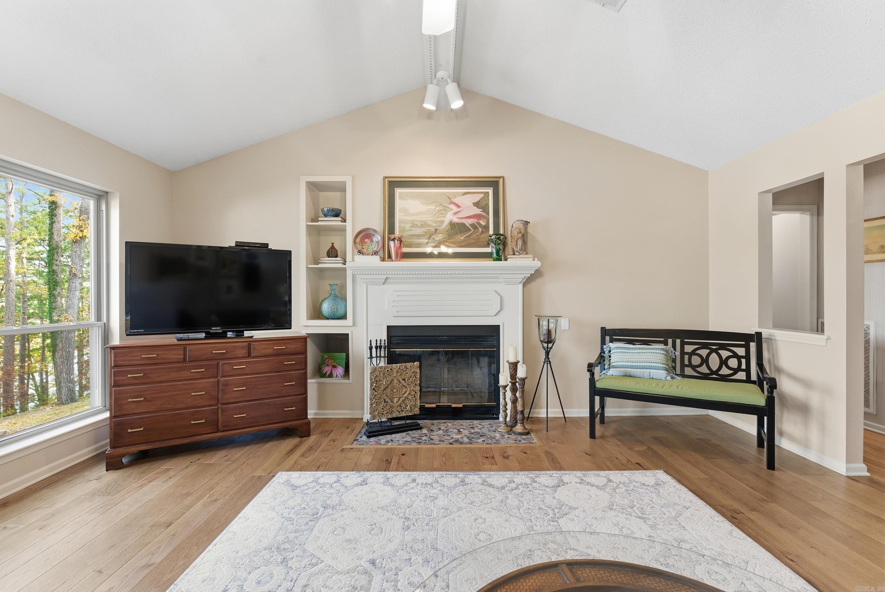 SKYPOINT ESTATES - LAKE - Residential