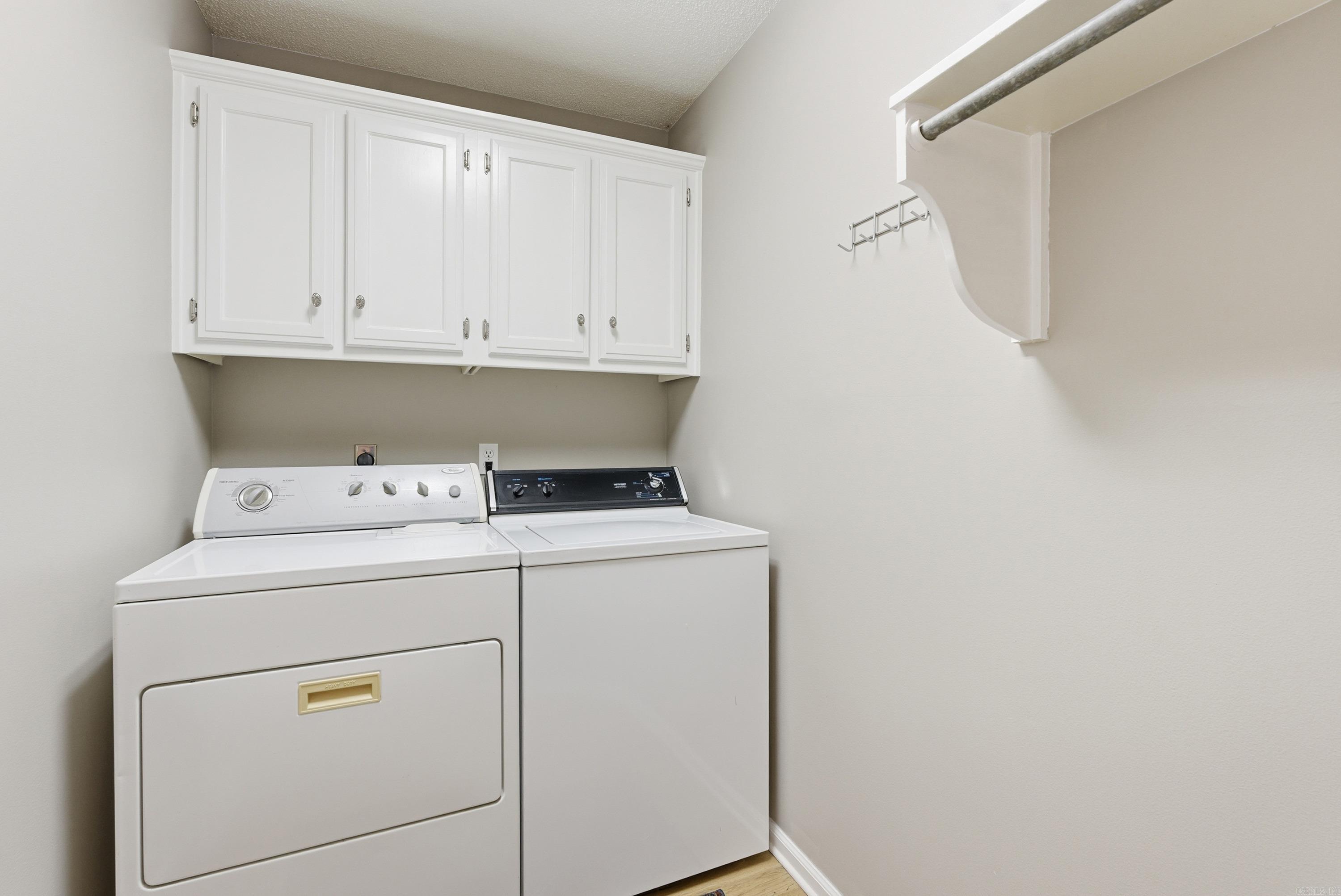 SKYPOINT ESTATES - LAKE - Residential