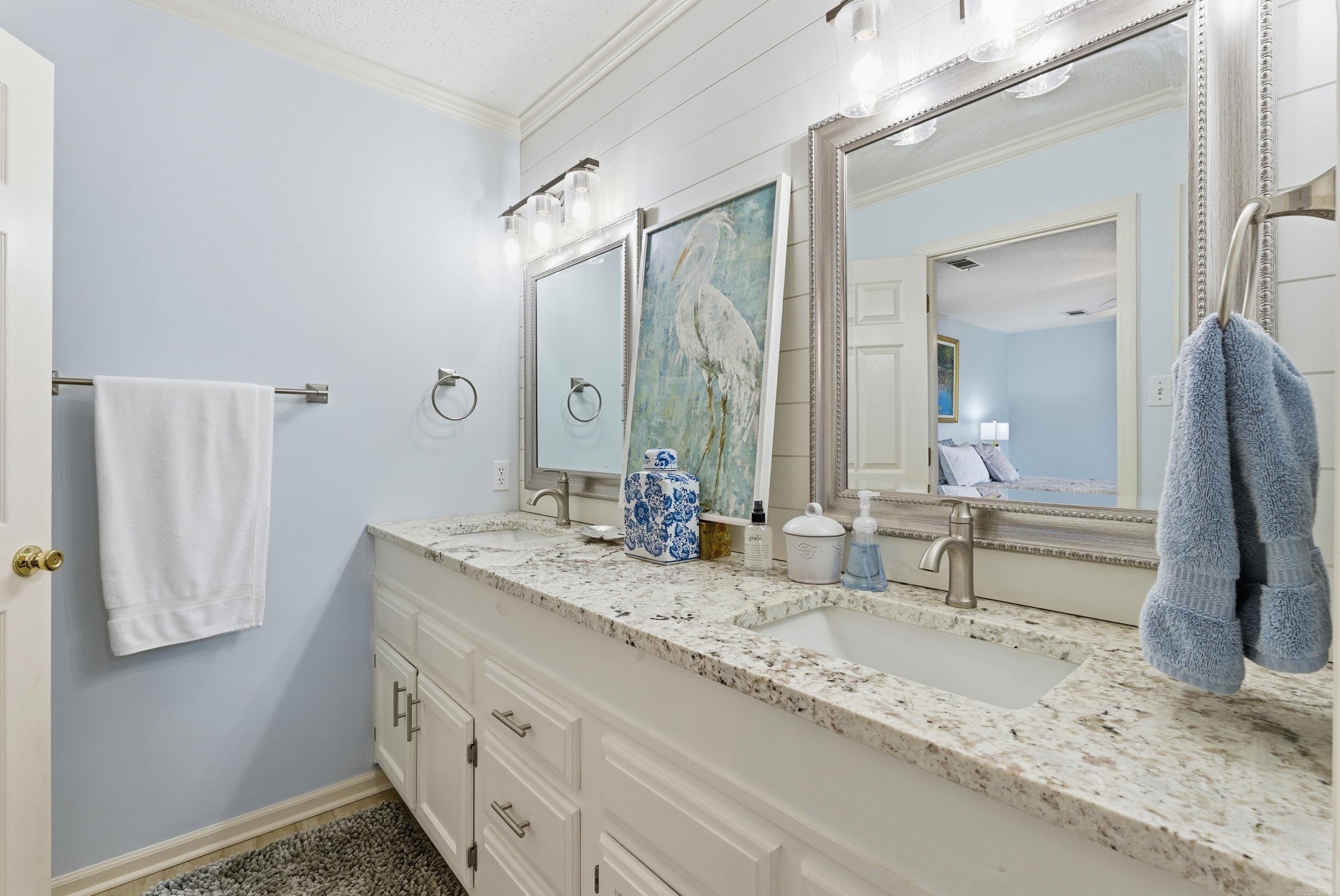 SKYPOINT ESTATES - LAKE - Residential