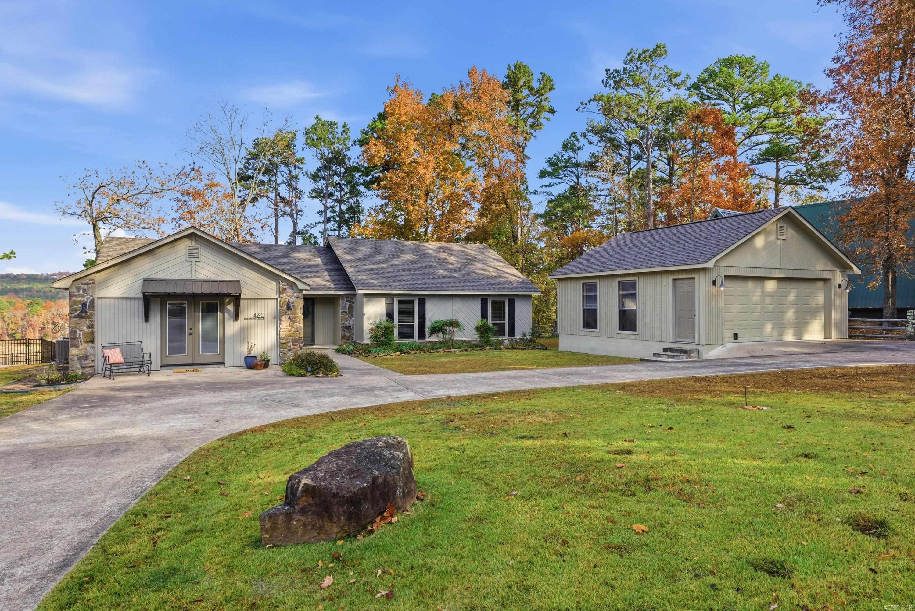 SKYPOINT ESTATES - LAKE - Residential