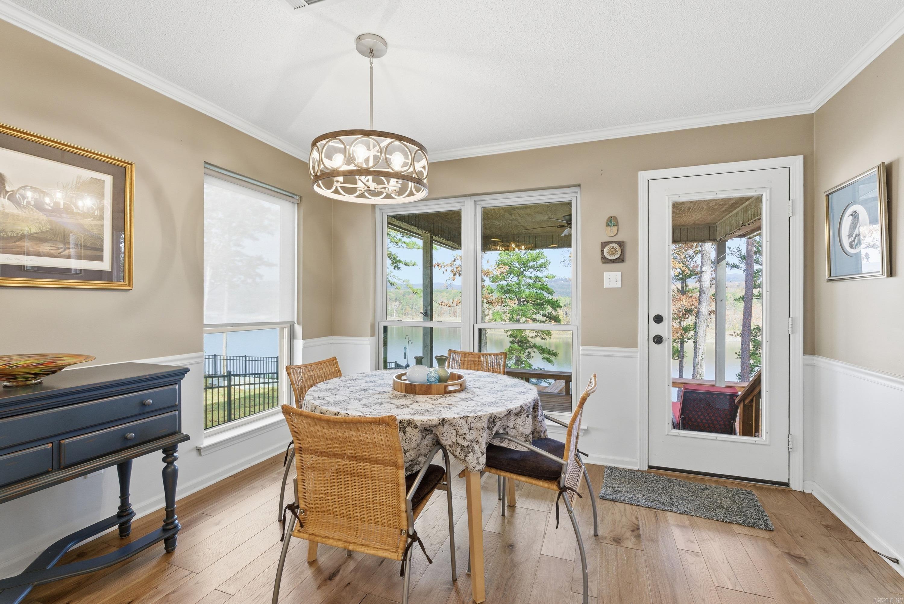 SKYPOINT ESTATES - LAKE - Residential