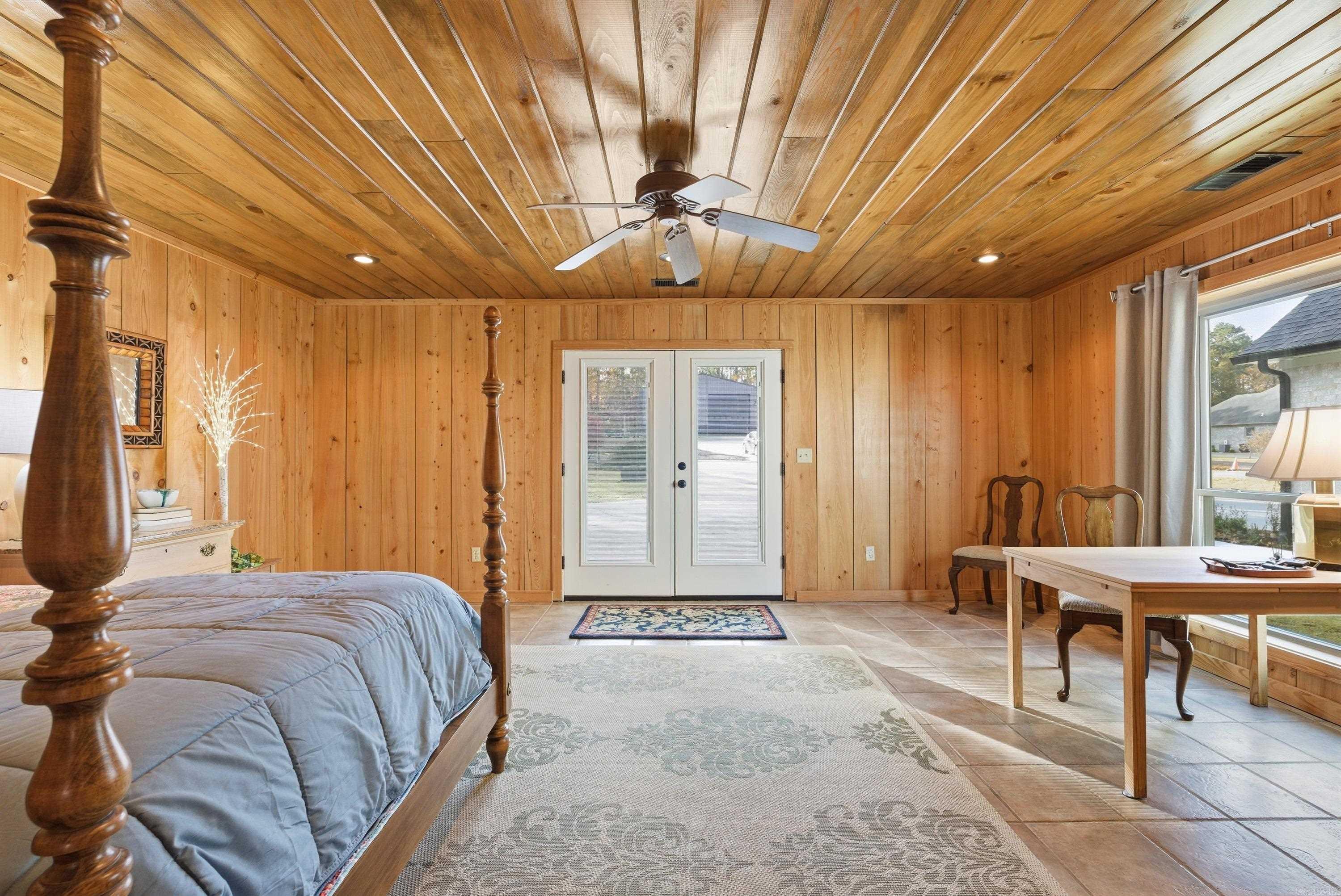 SKYPOINT ESTATES - LAKE - Residential