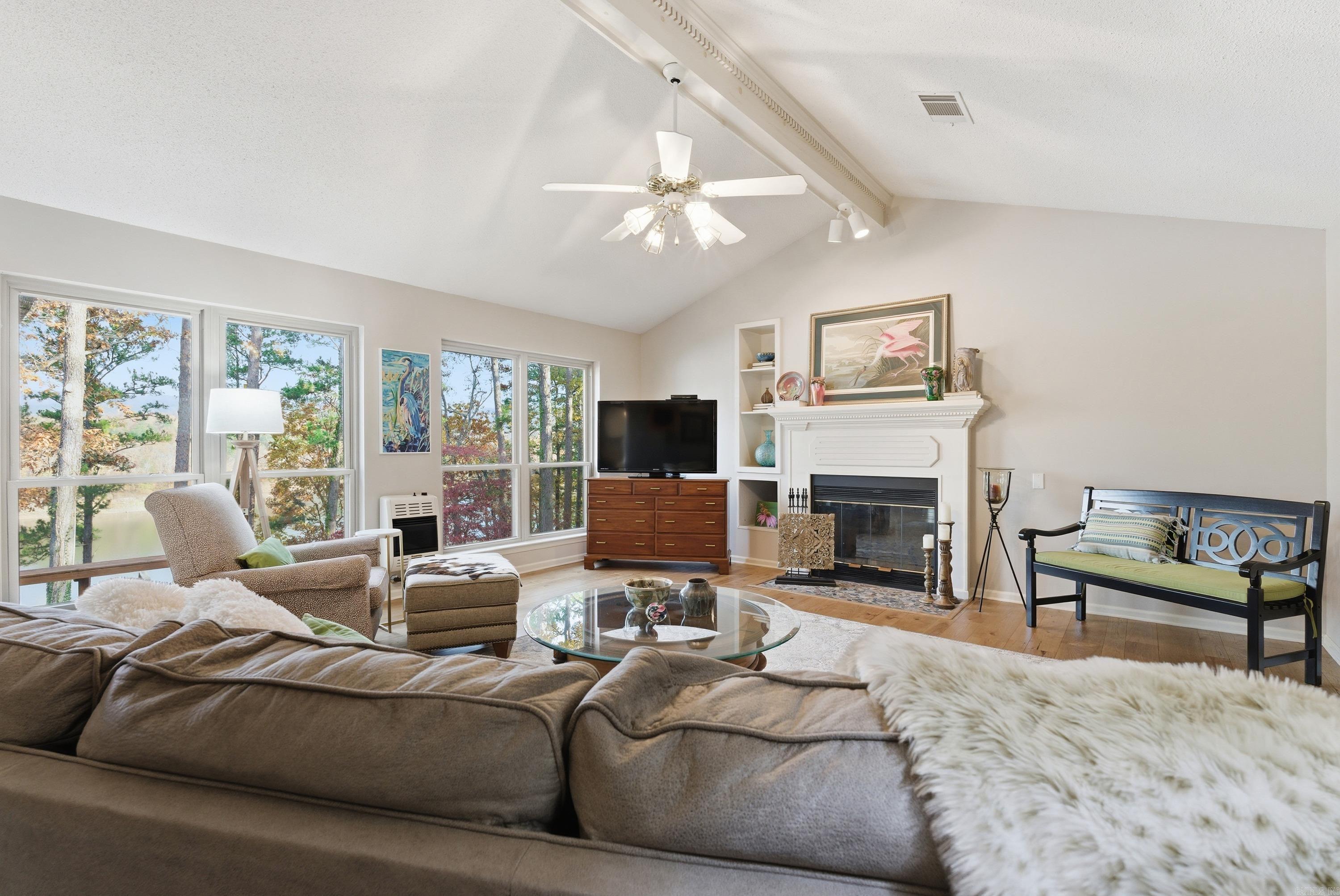 SKYPOINT ESTATES - LAKE - Residential