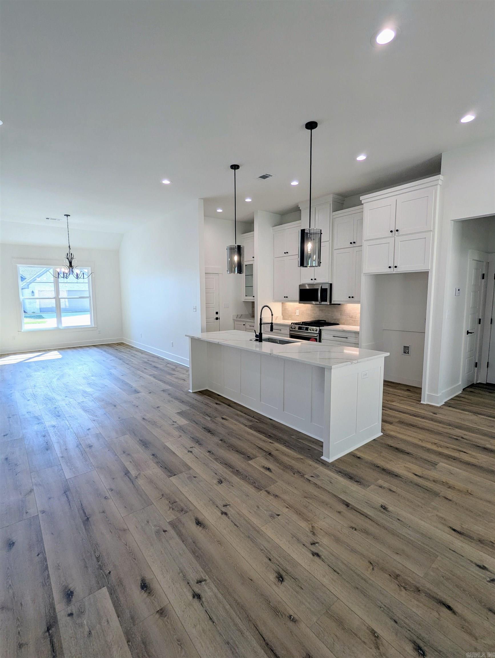 CREEKSIDE - Residential