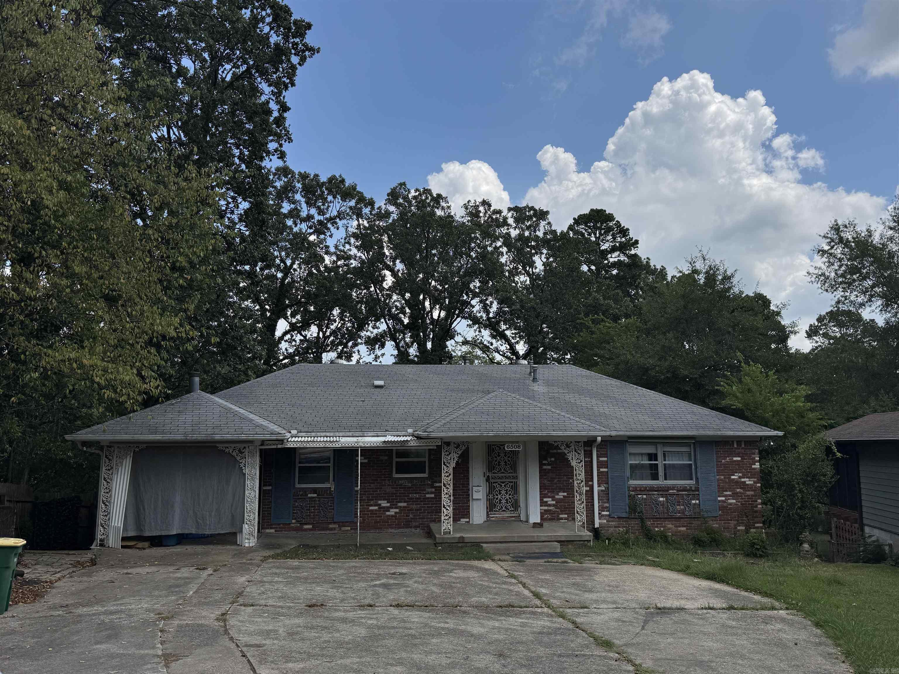 PINE WOOD HILL ADDN - Residential