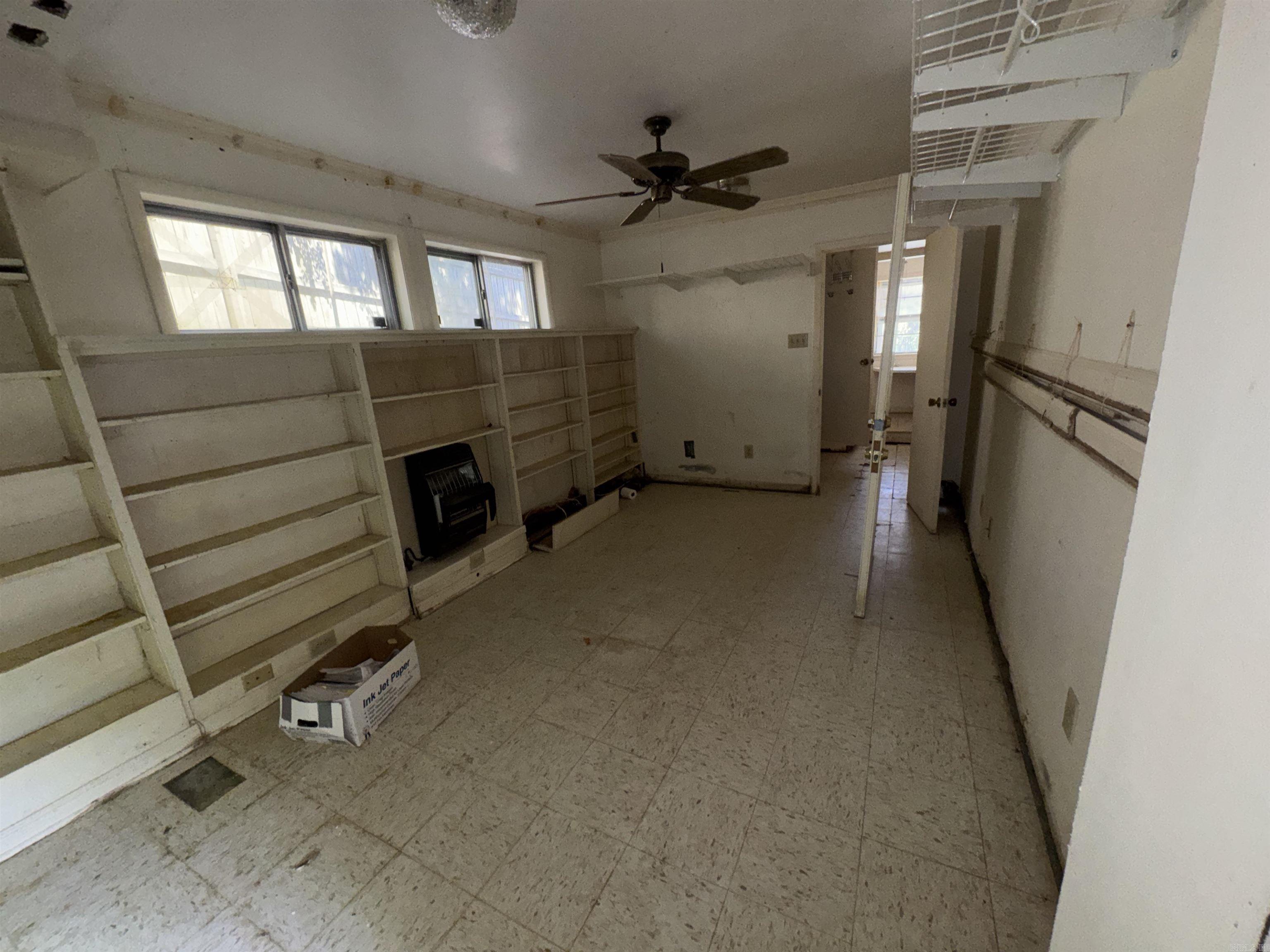 PINE WOOD HILL ADDN - Residential