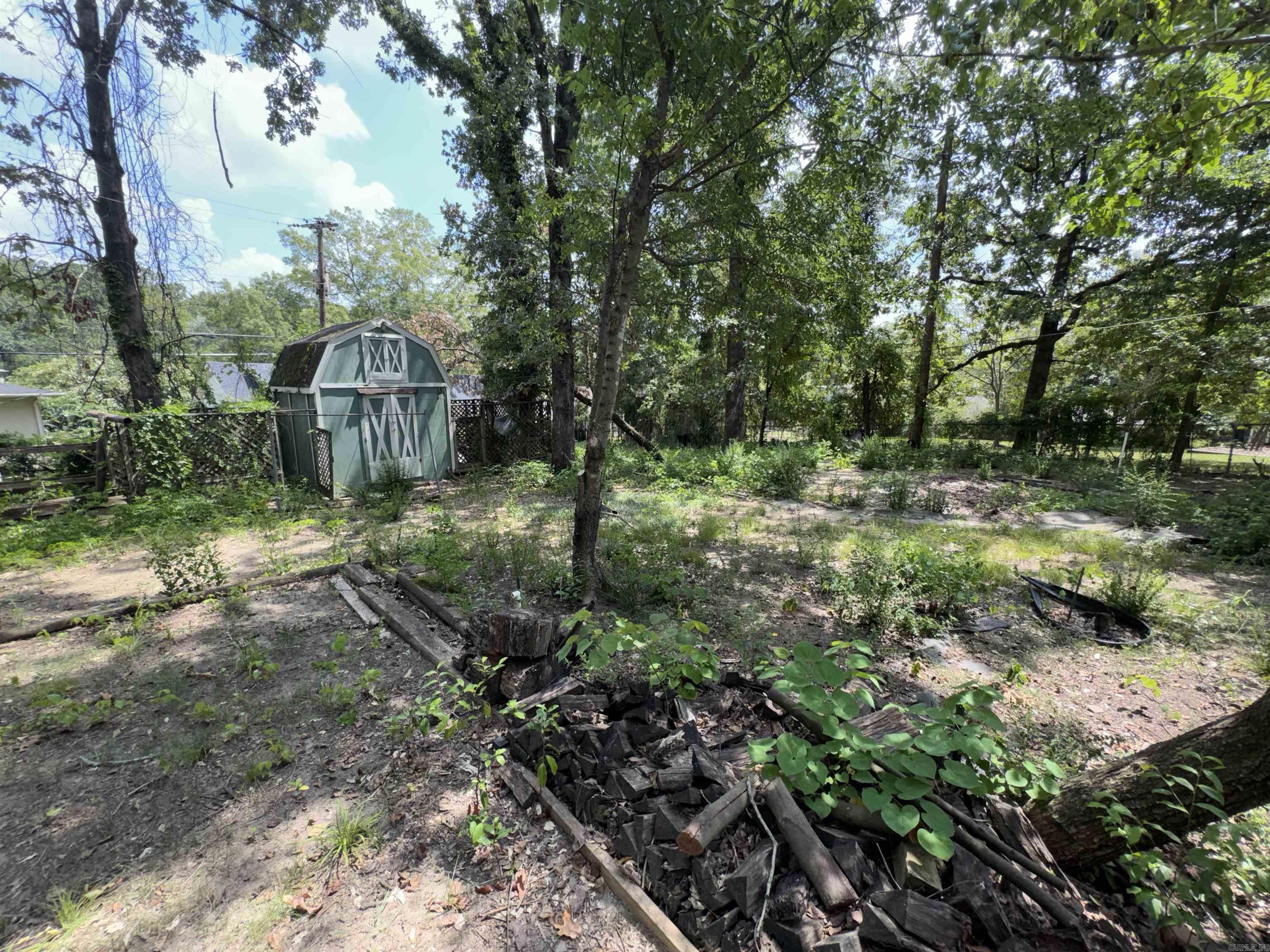 PINE WOOD HILL ADDN - Residential