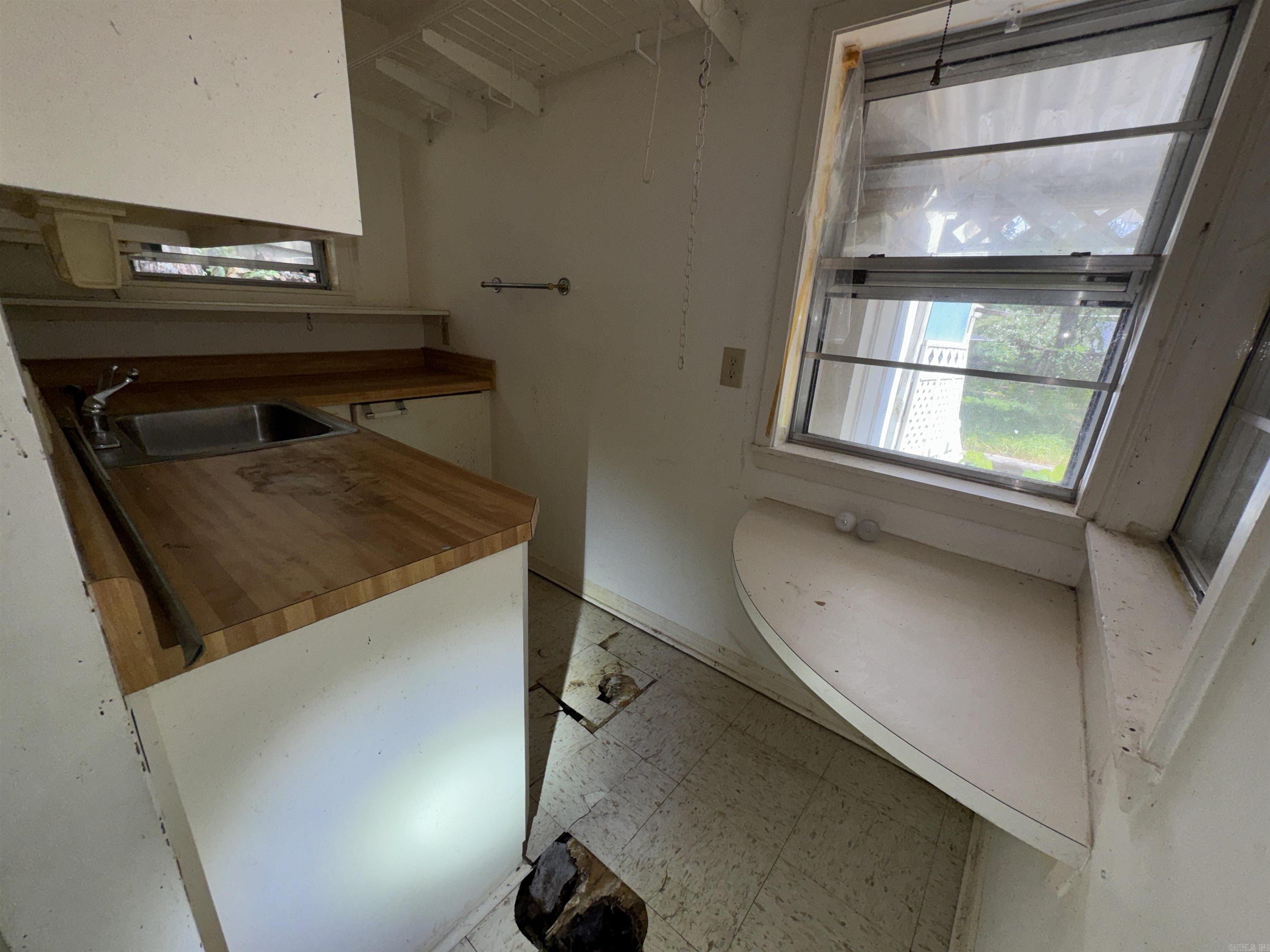 PINE WOOD HILL ADDN - Residential