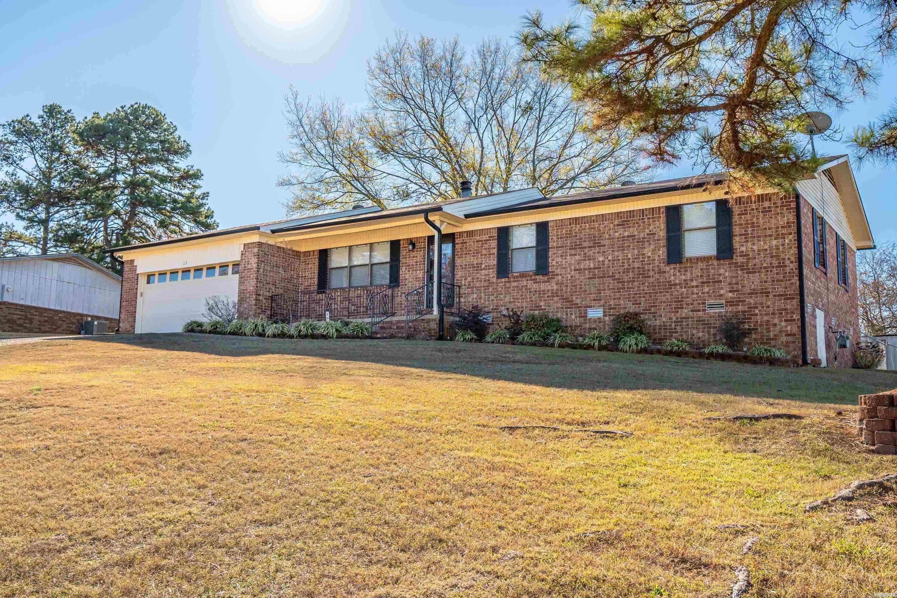 PINE MEADOWS - Residential