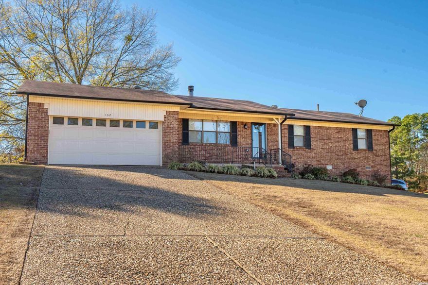 Welcome home to this lovely 3 bedroom, 2 bath brick ranch style abode located in the highly sought after Lakeside School District. Step inside and be greeted by a spacious living area complete with a cozy brick fireplace, perfect for those chilly nights. The beautiful galley style kitchen is just off the large dining area. The fenced backyard provides the ideal space for your pets or outdoor entertaining or simply enjoying a quiet afternoon. Don't miss out on this charming property, schedule your showing today!