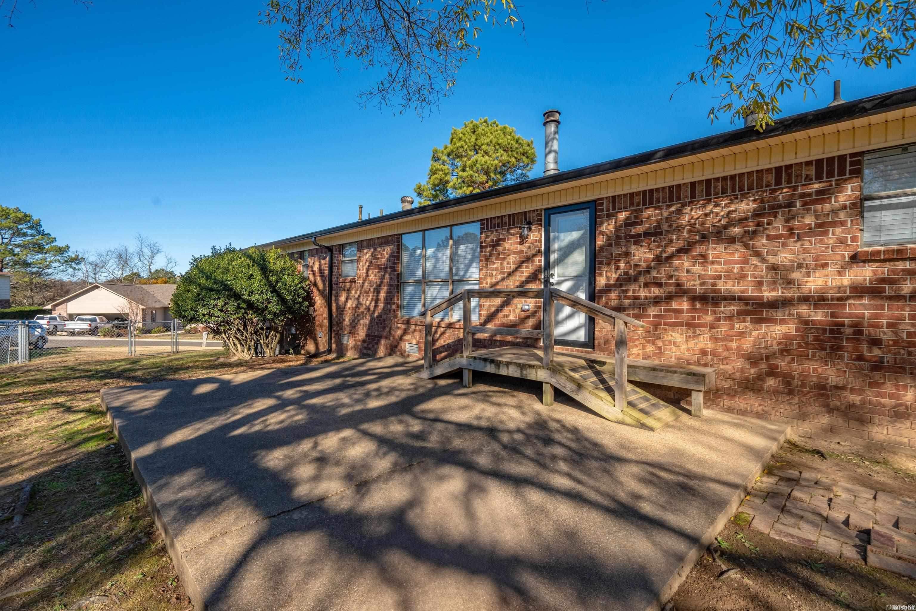 PINE MEADOWS - Residential