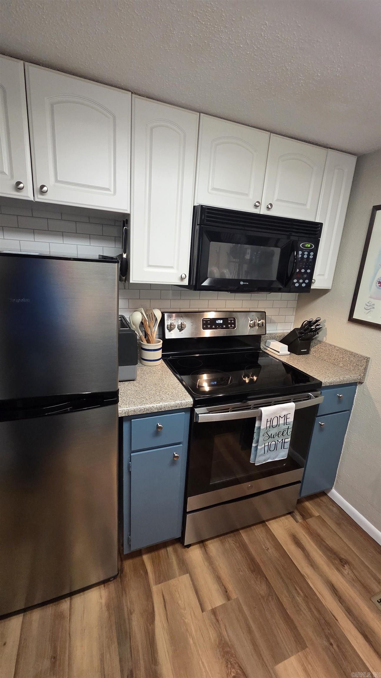 CHELSEA GLADE CONDO - Residential