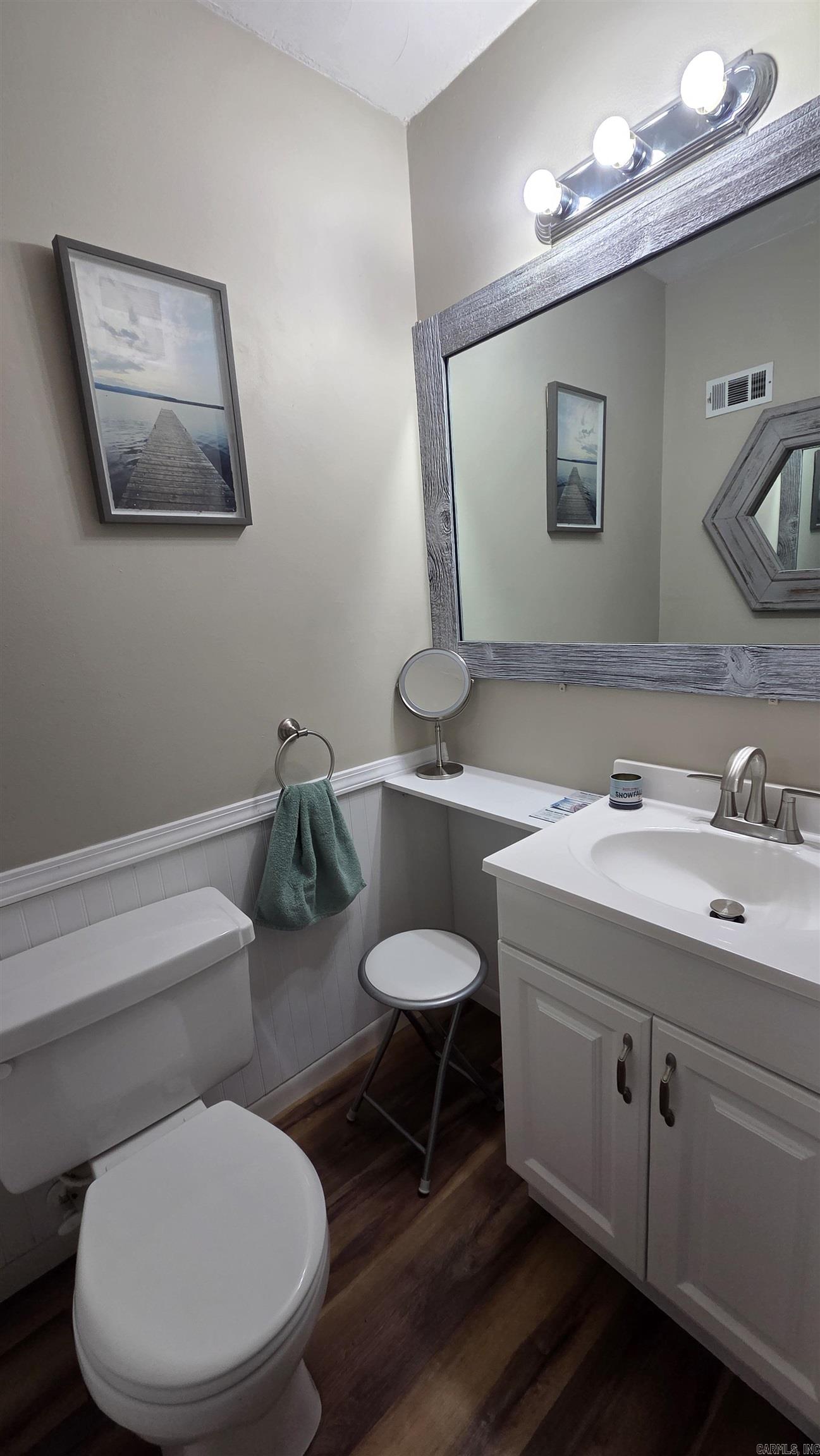 CHELSEA GLADE CONDO - Residential