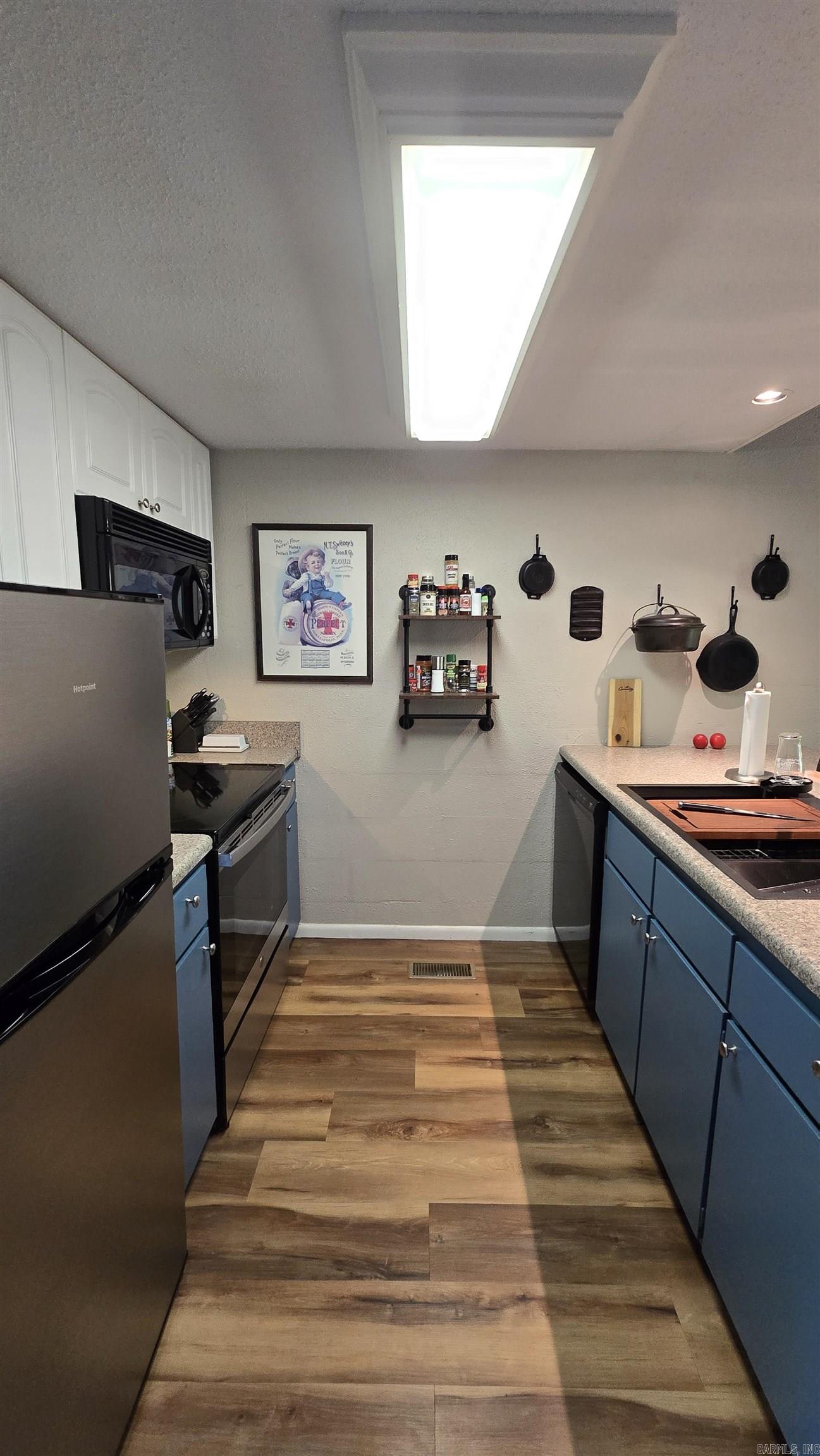 CHELSEA GLADE CONDO - Residential