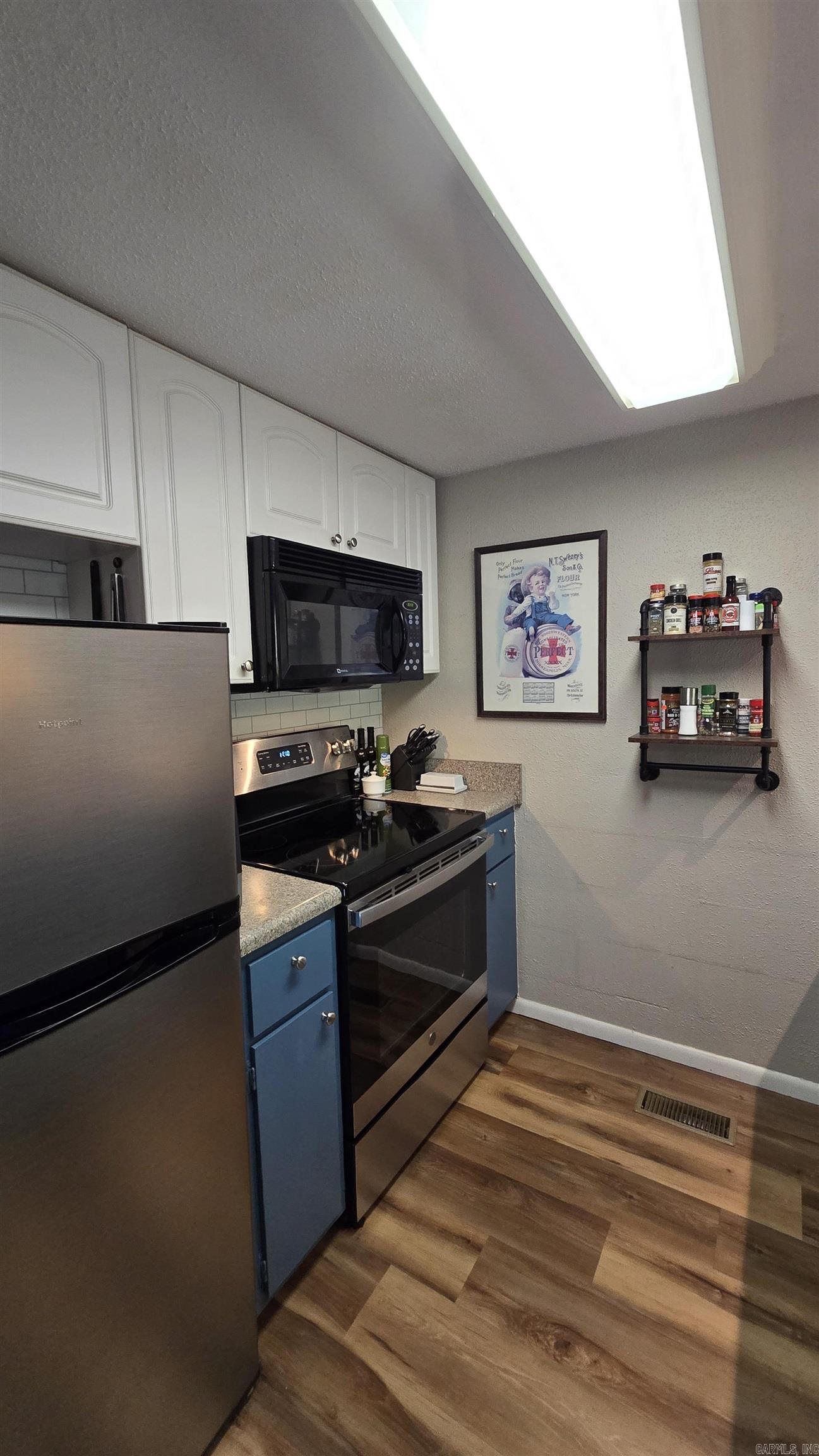 CHELSEA GLADE CONDO - Residential