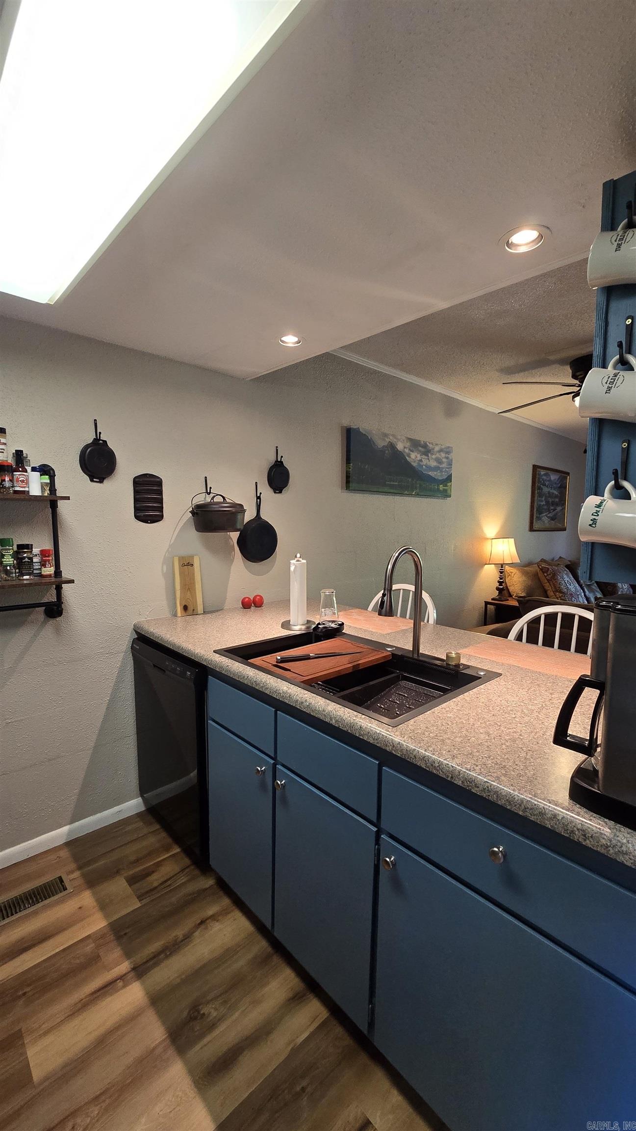 CHELSEA GLADE CONDO - Residential