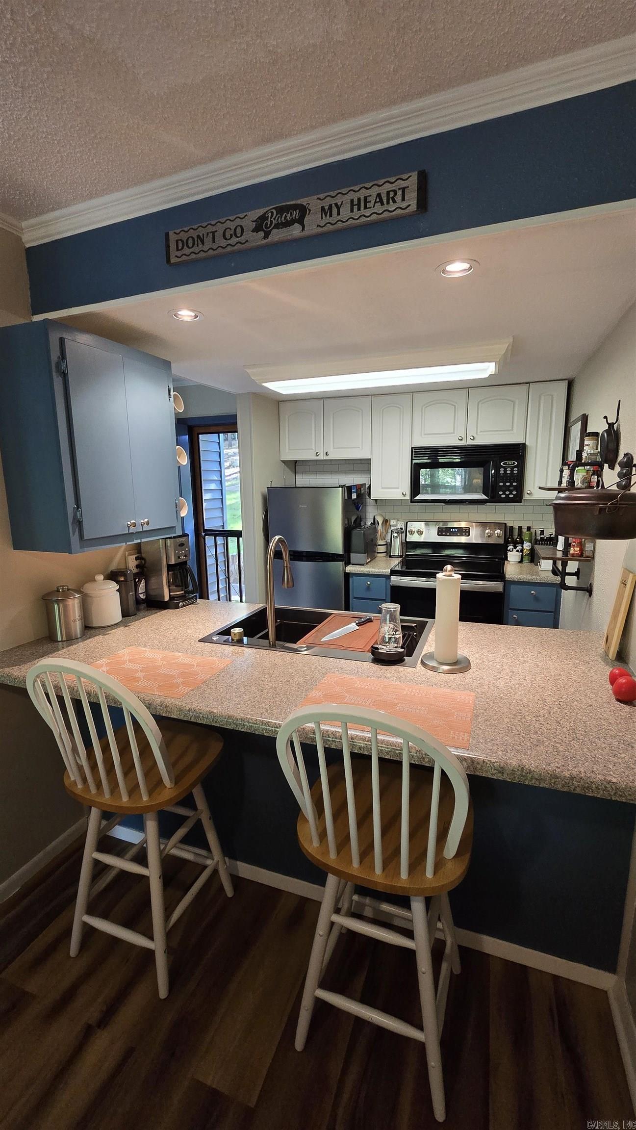 CHELSEA GLADE CONDO - Residential
