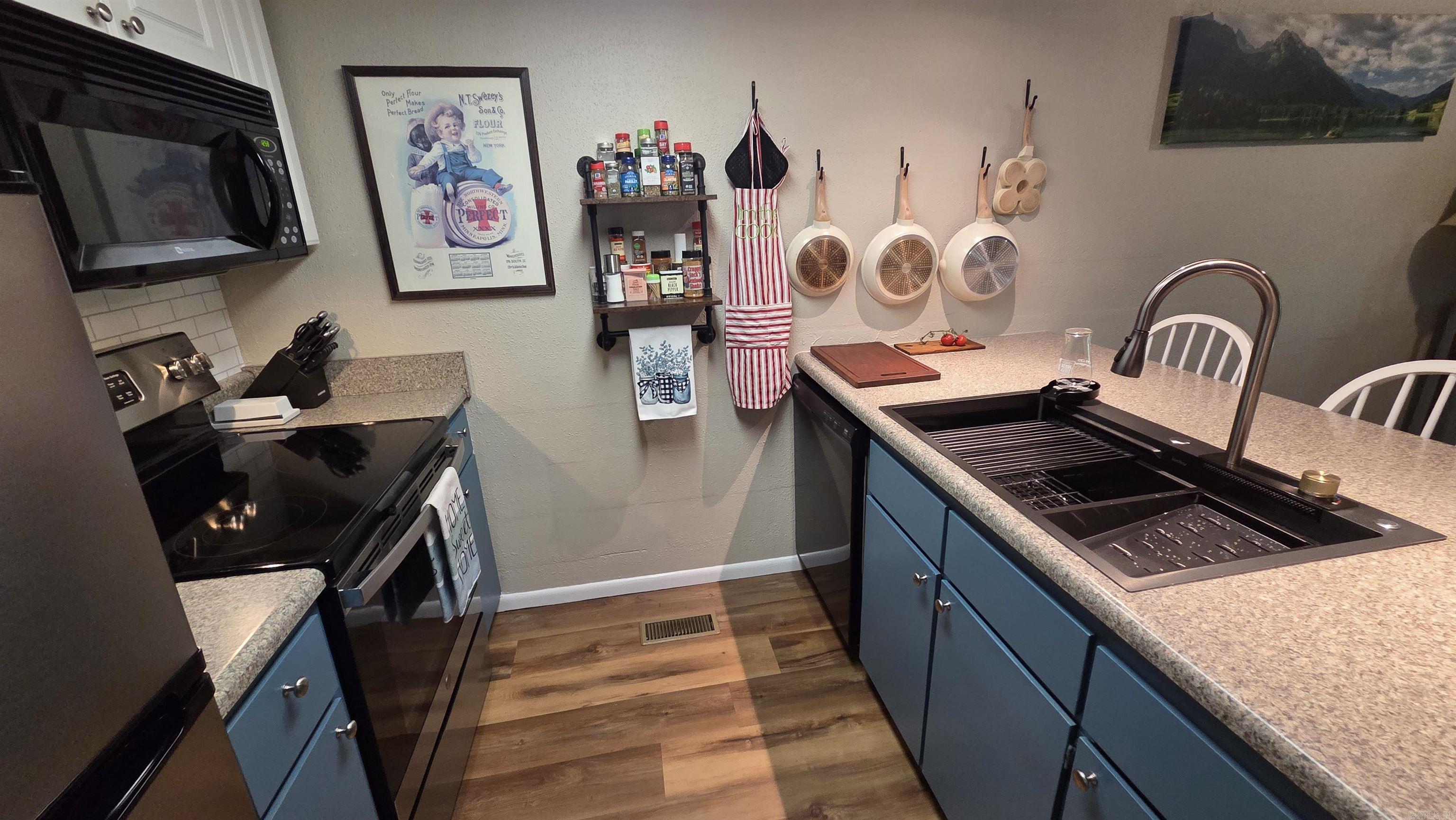 CHELSEA GLADE CONDO - Residential