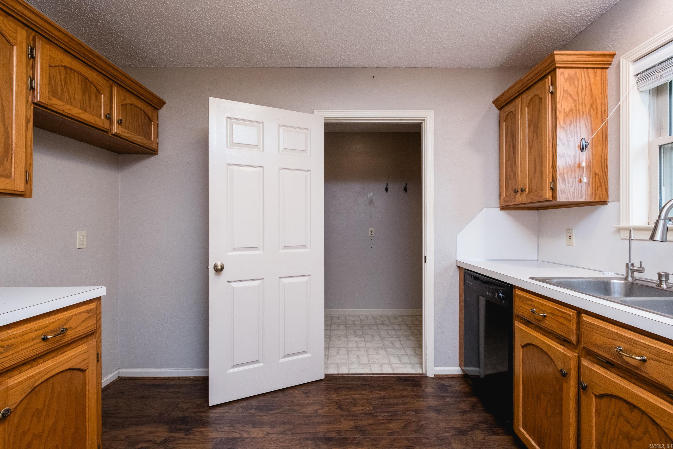 KRYSTAL KREEK - Residential