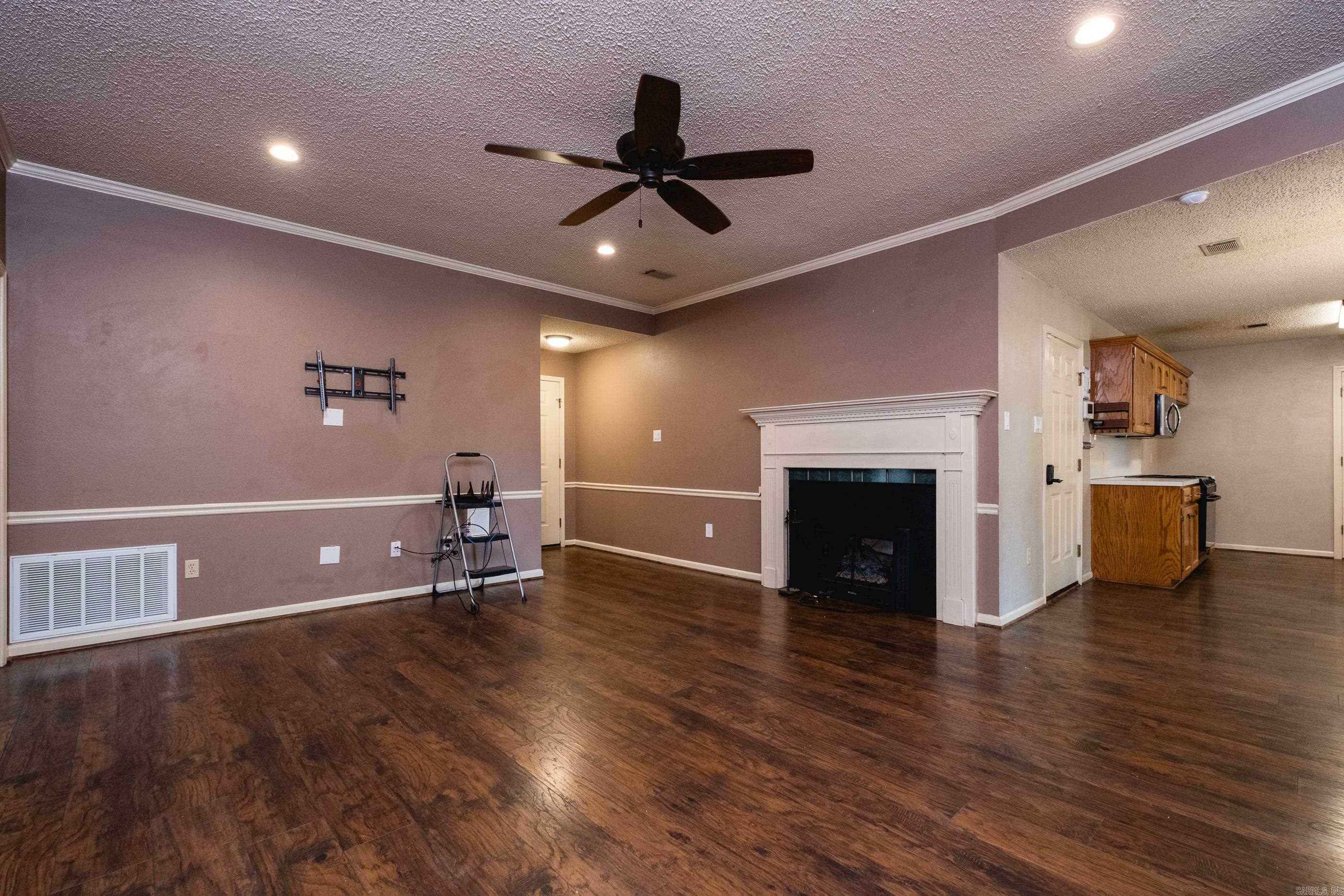 KRYSTAL KREEK - Residential