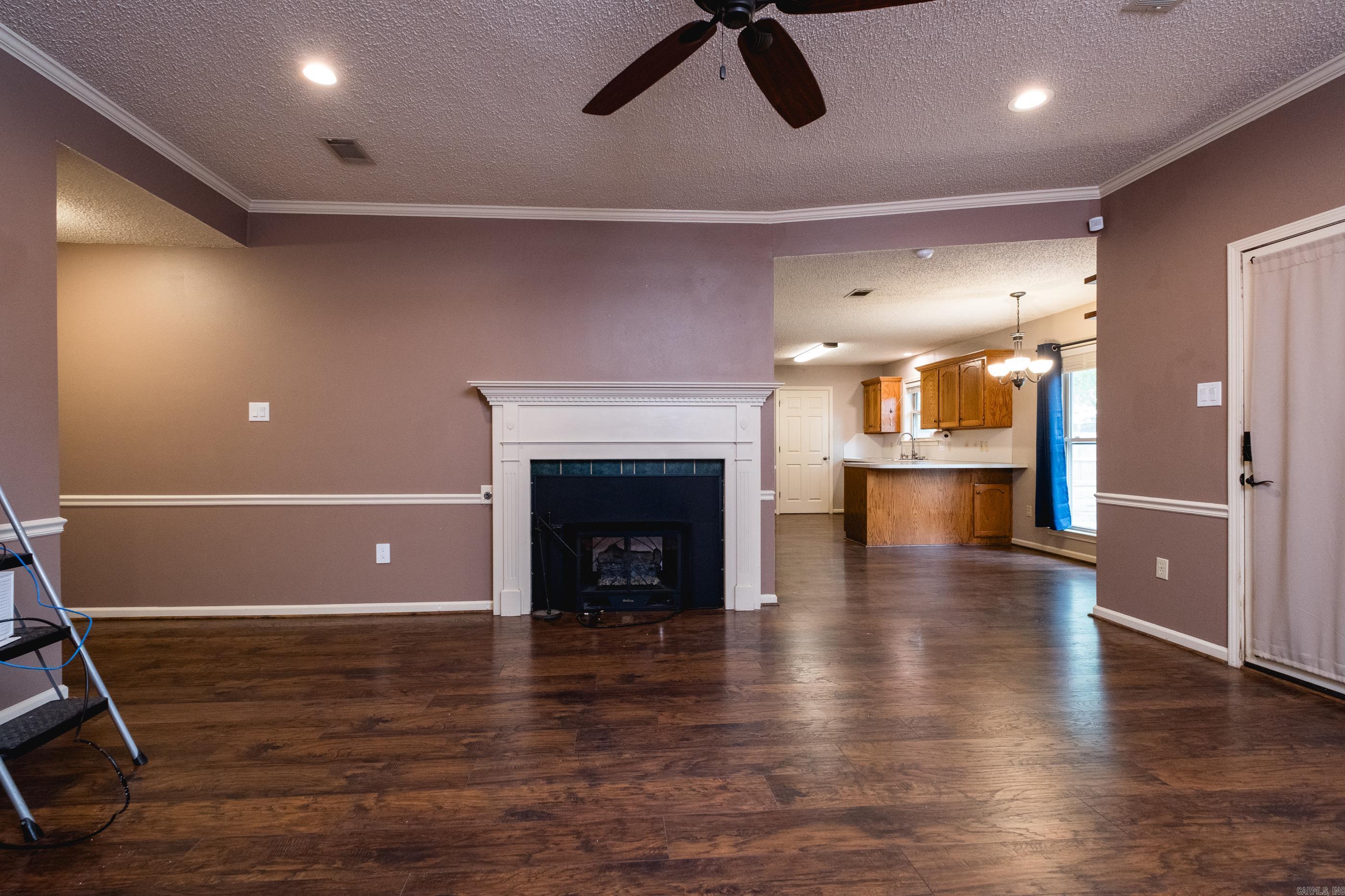 KRYSTAL KREEK - Residential