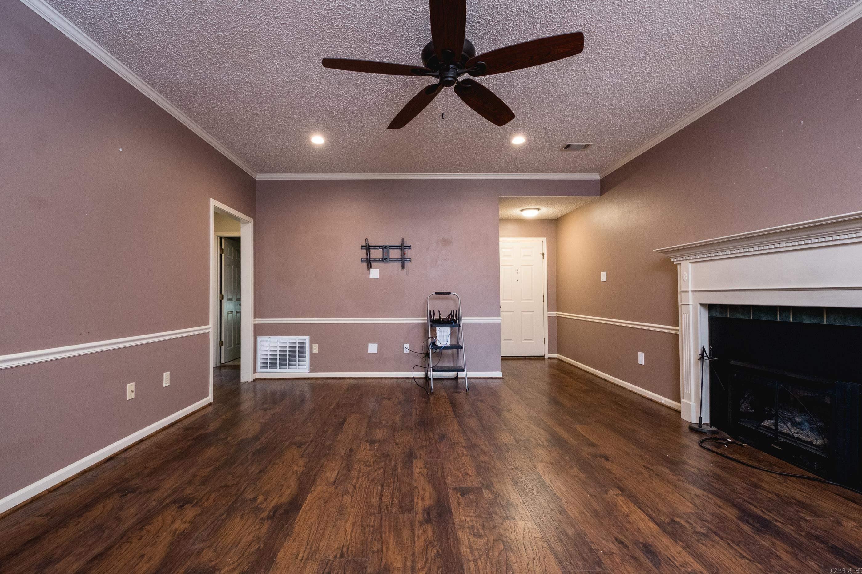 KRYSTAL KREEK - Residential