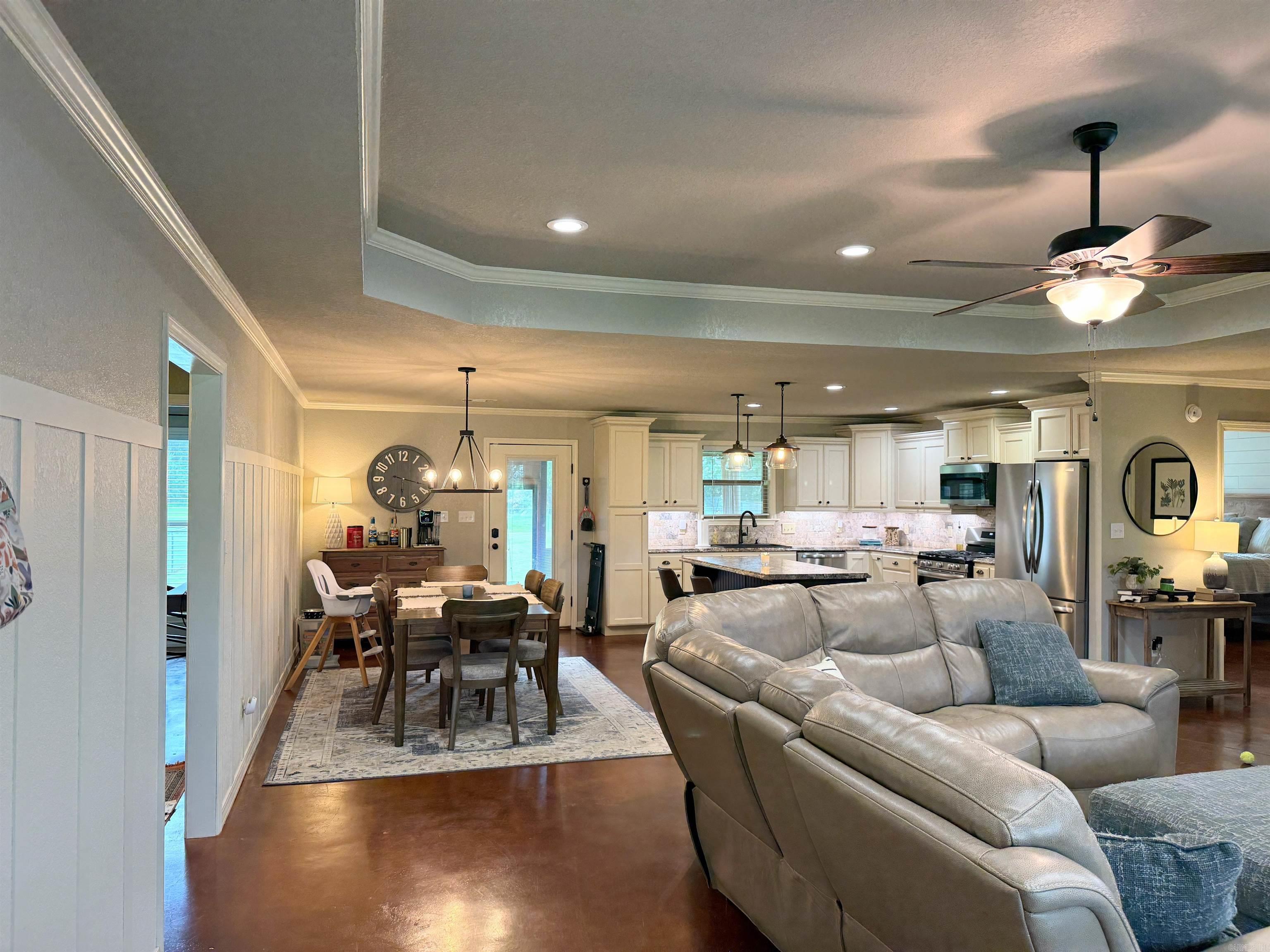 MEADOW WOOD ESTATES - Residential