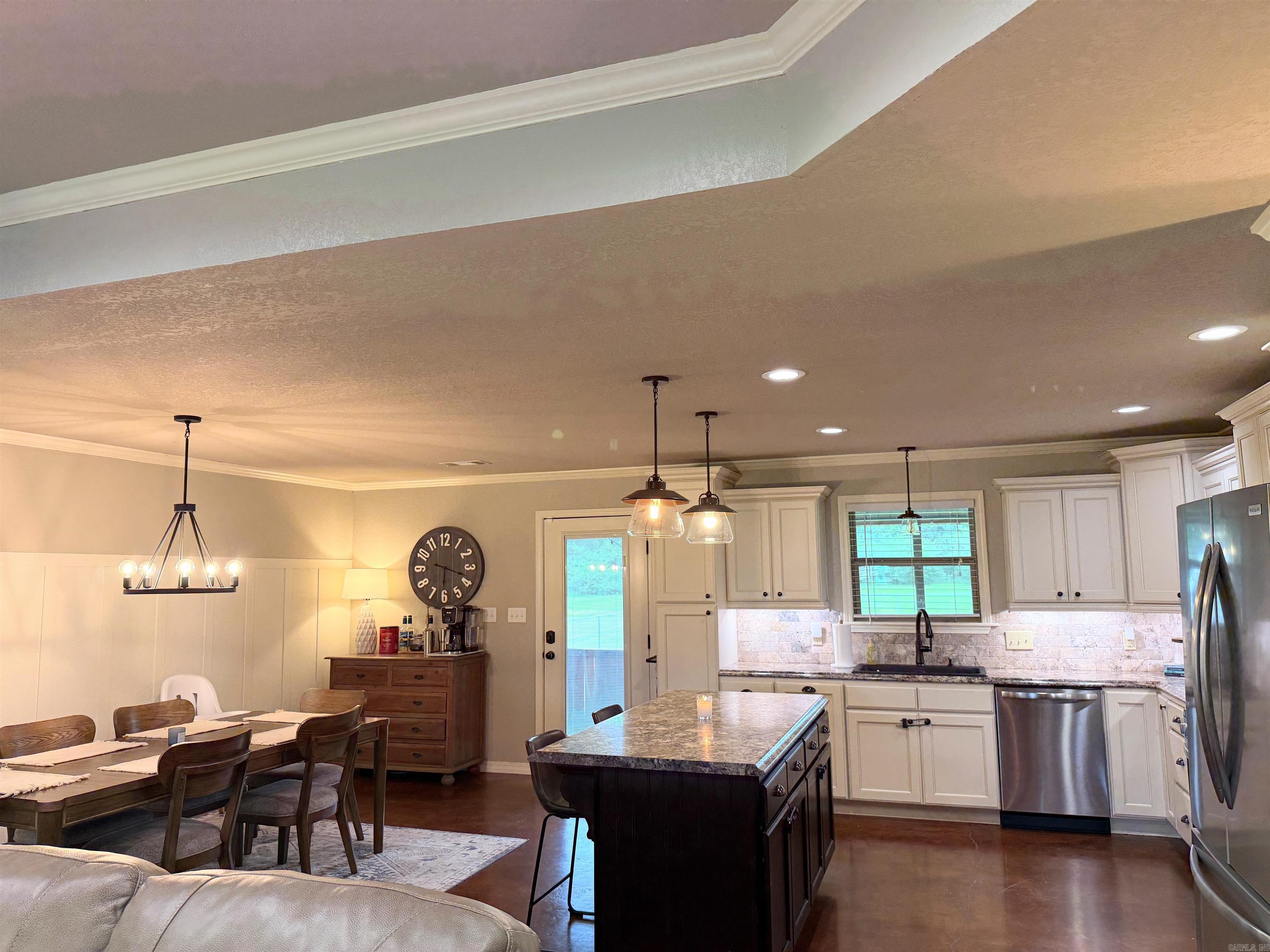 MEADOW WOOD ESTATES - Residential