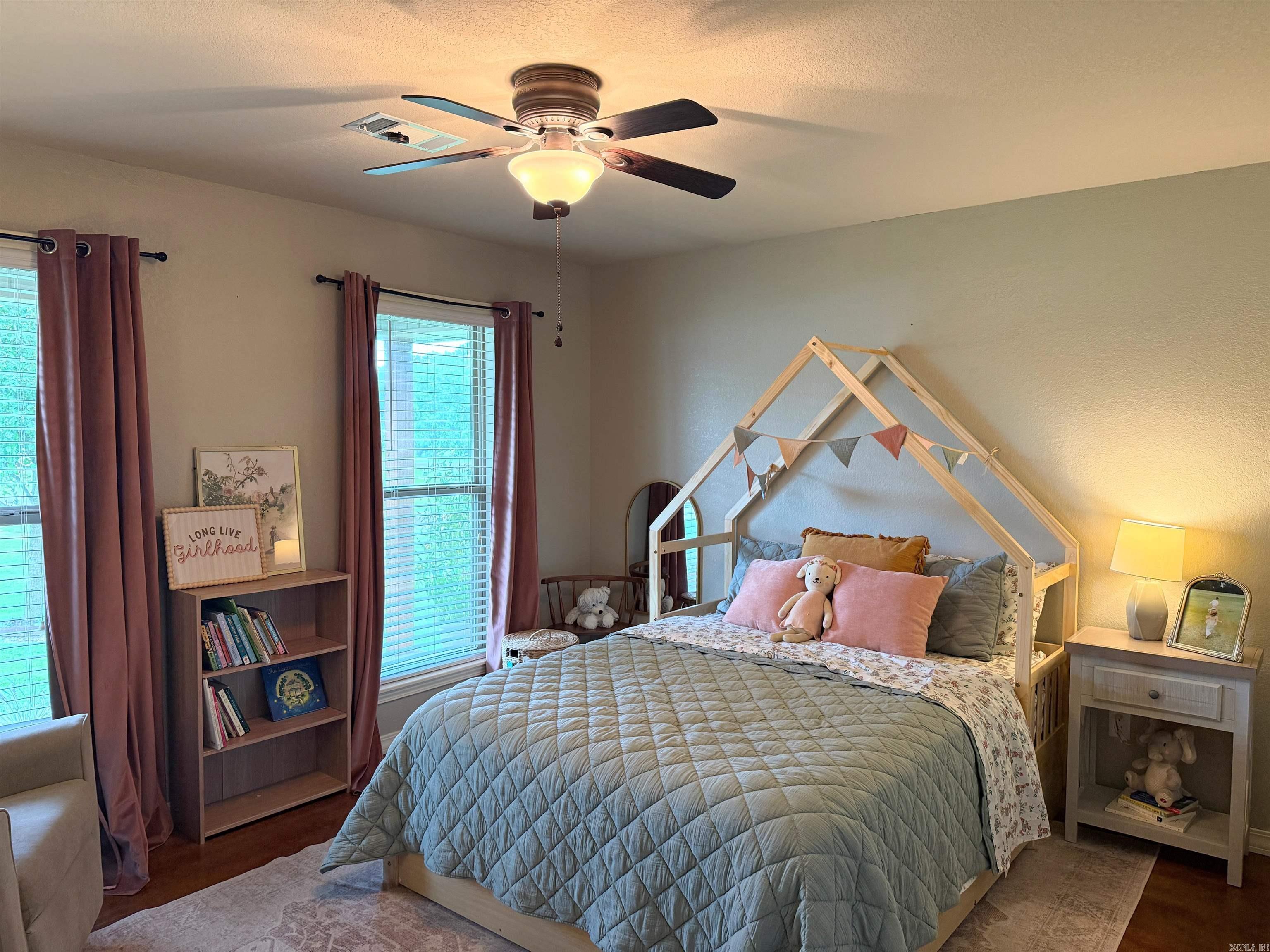 MEADOW WOOD ESTATES - Residential