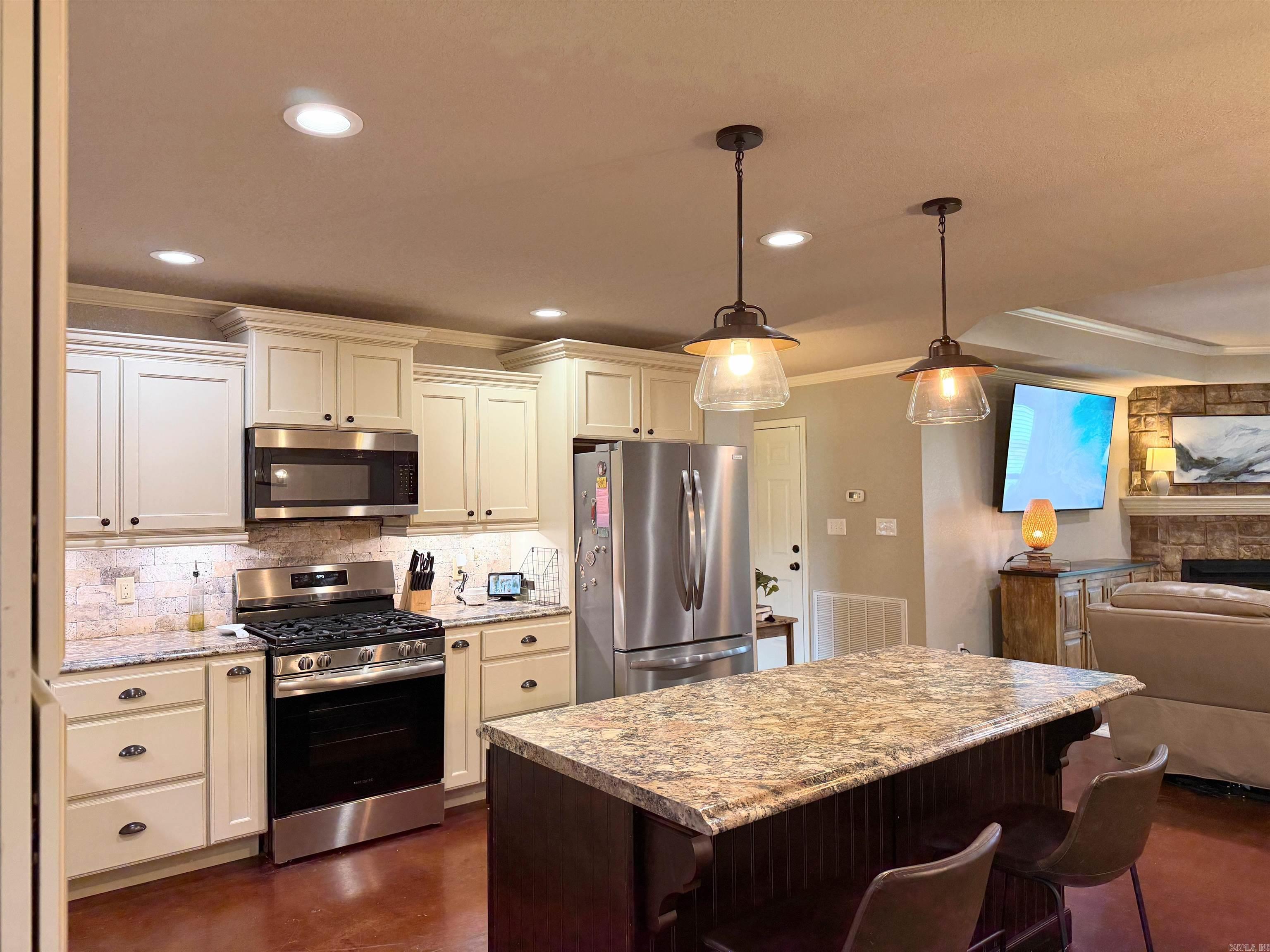 MEADOW WOOD ESTATES - Residential