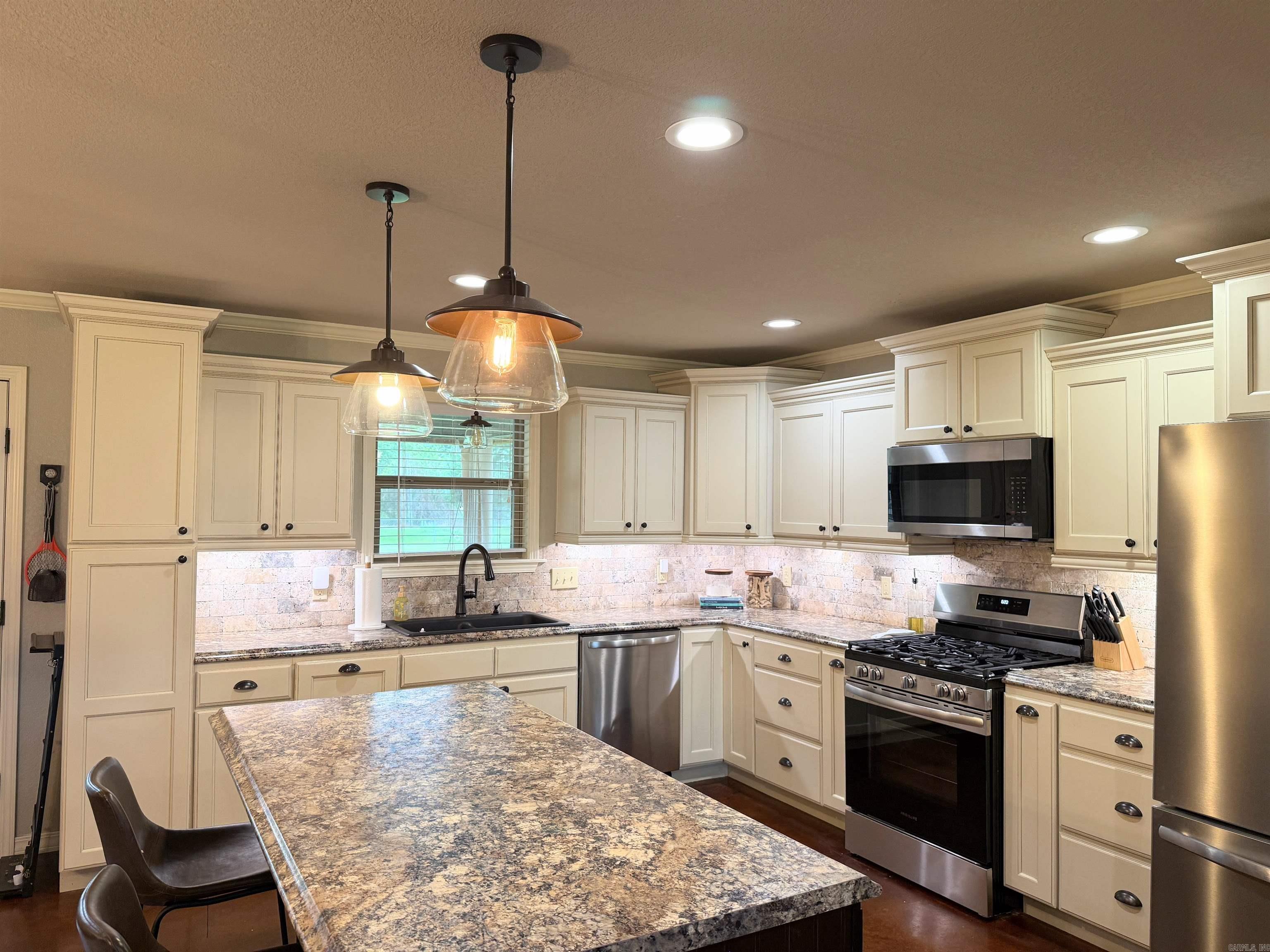 MEADOW WOOD ESTATES - Residential