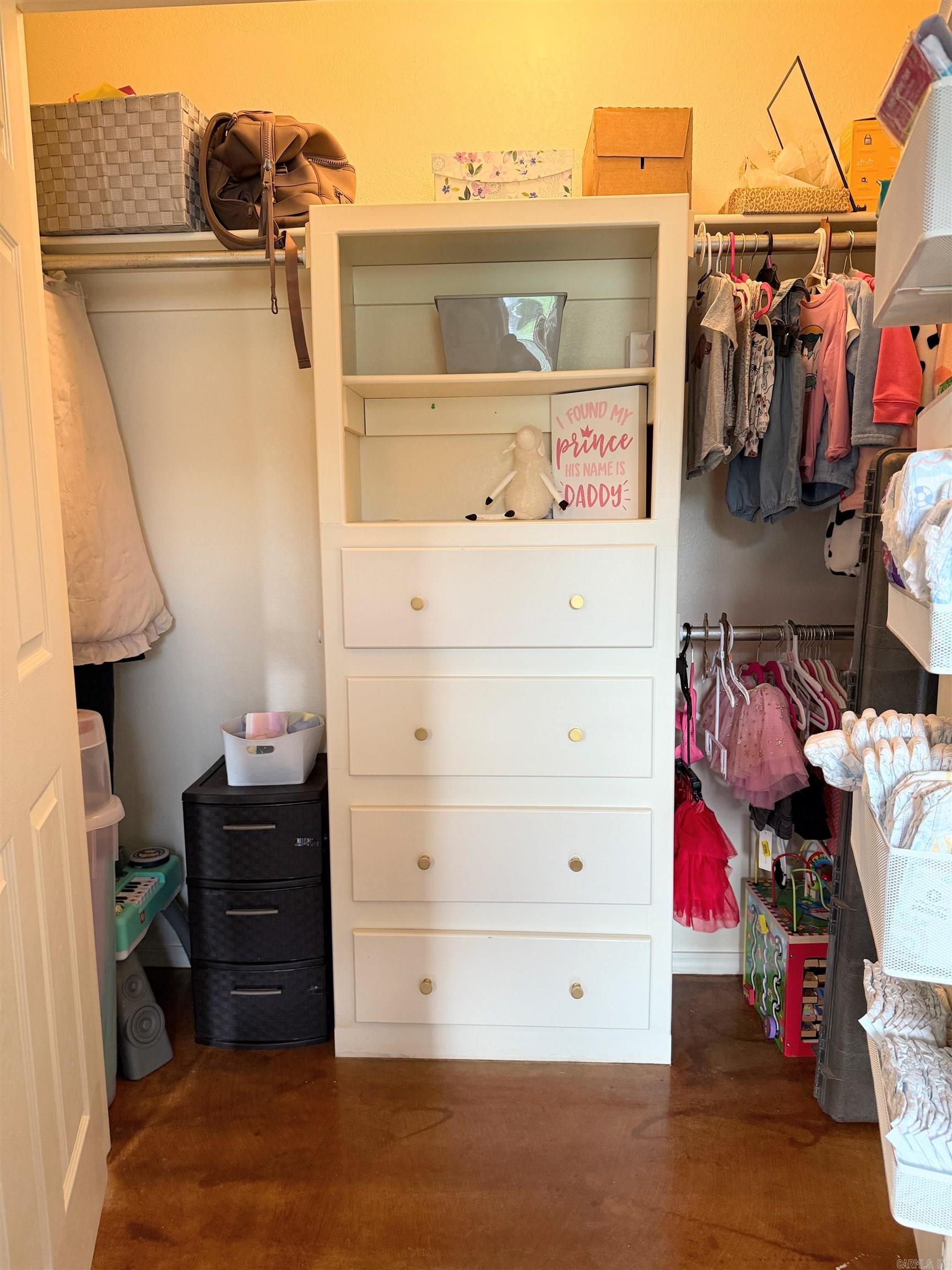 MEADOW WOOD ESTATES - Residential