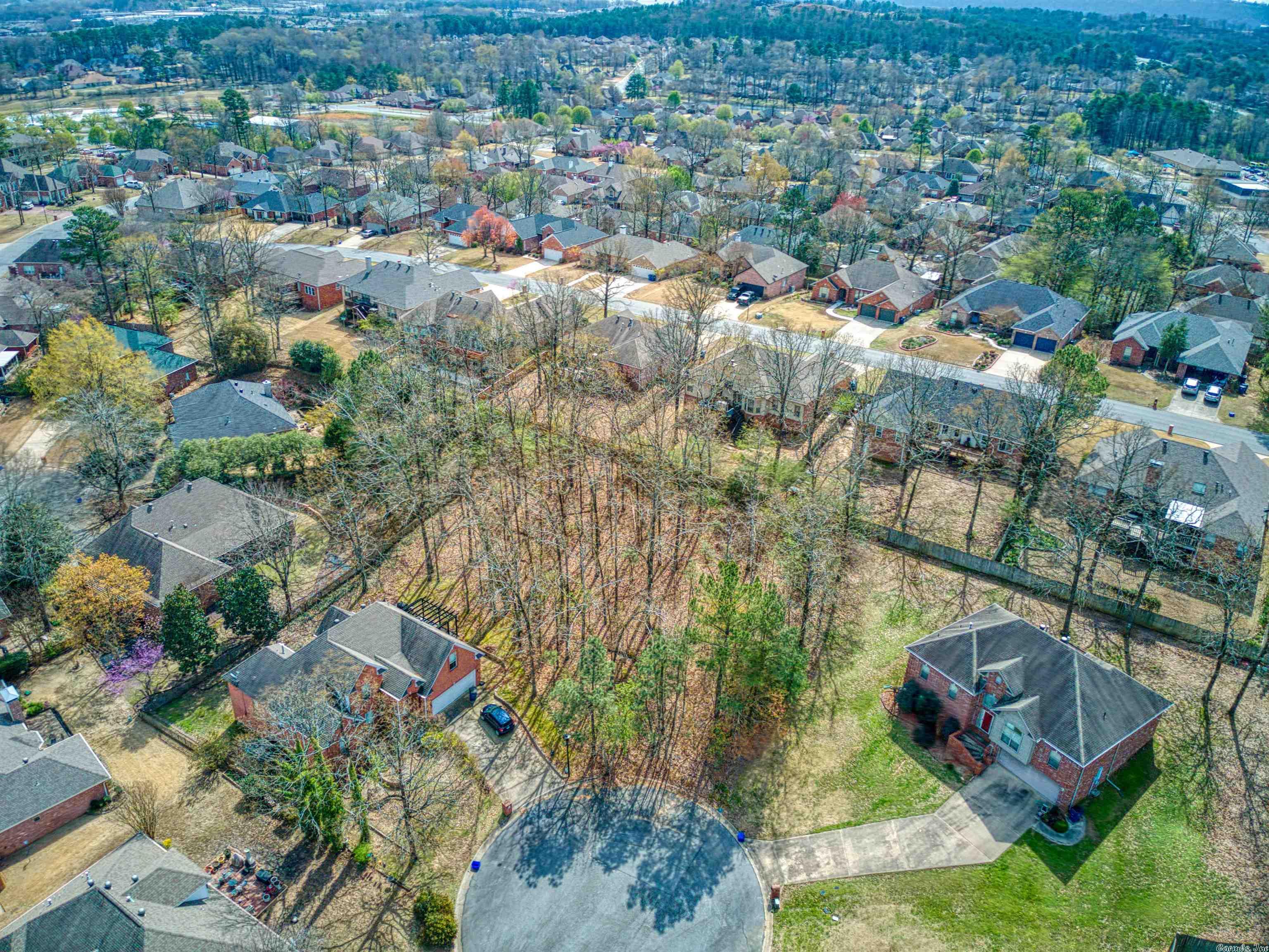 COUNTRY CLUB OF ARK THE - Land