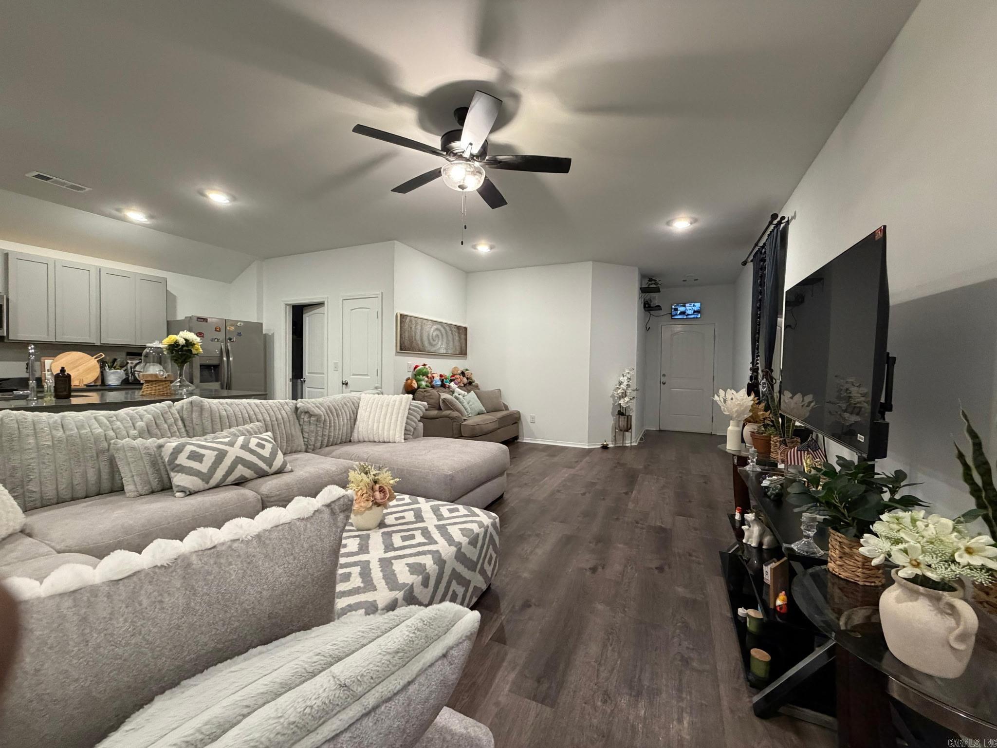 BOSTON PROPER SUB - Residential