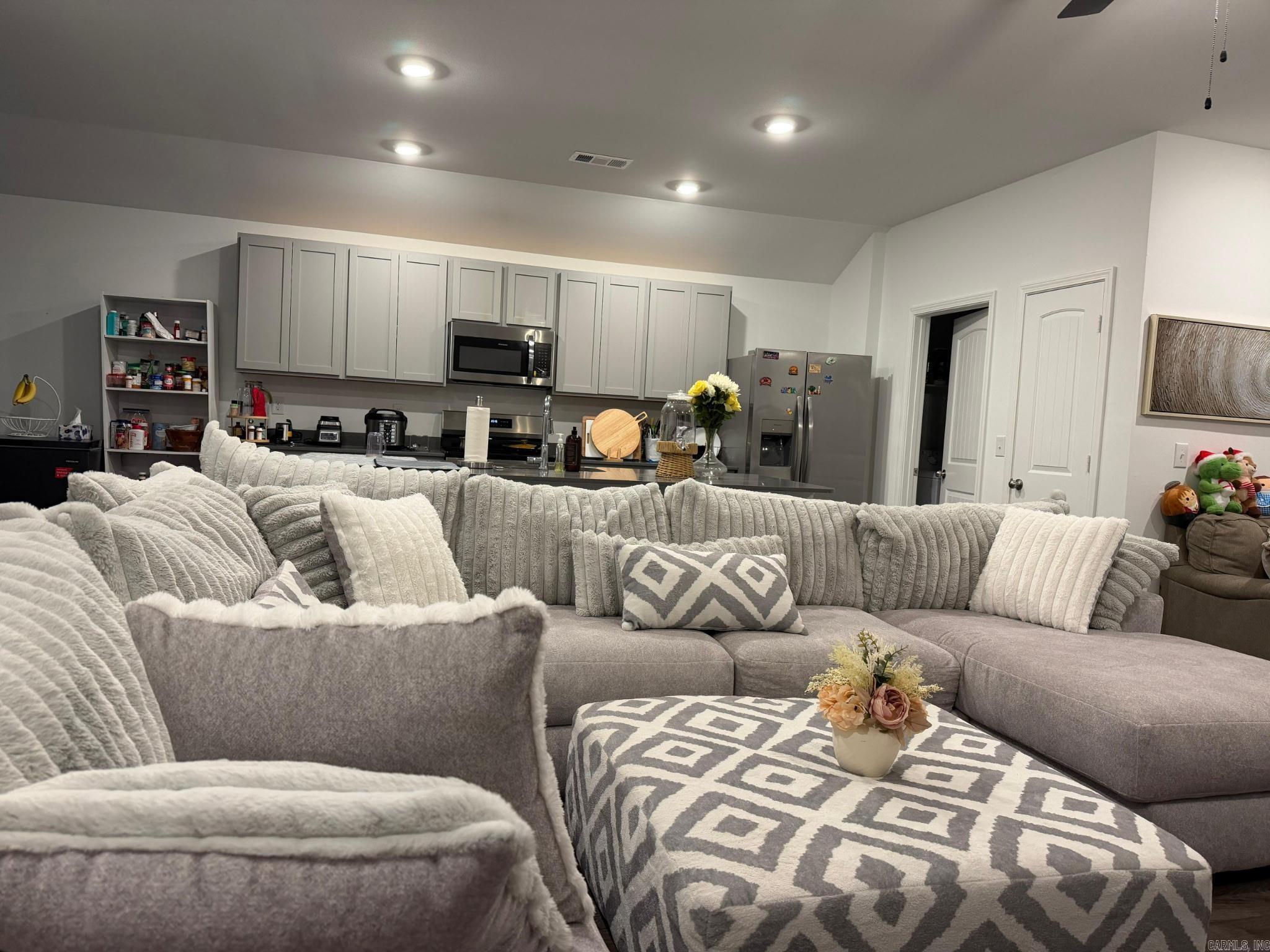 BOSTON PROPER SUB - Residential