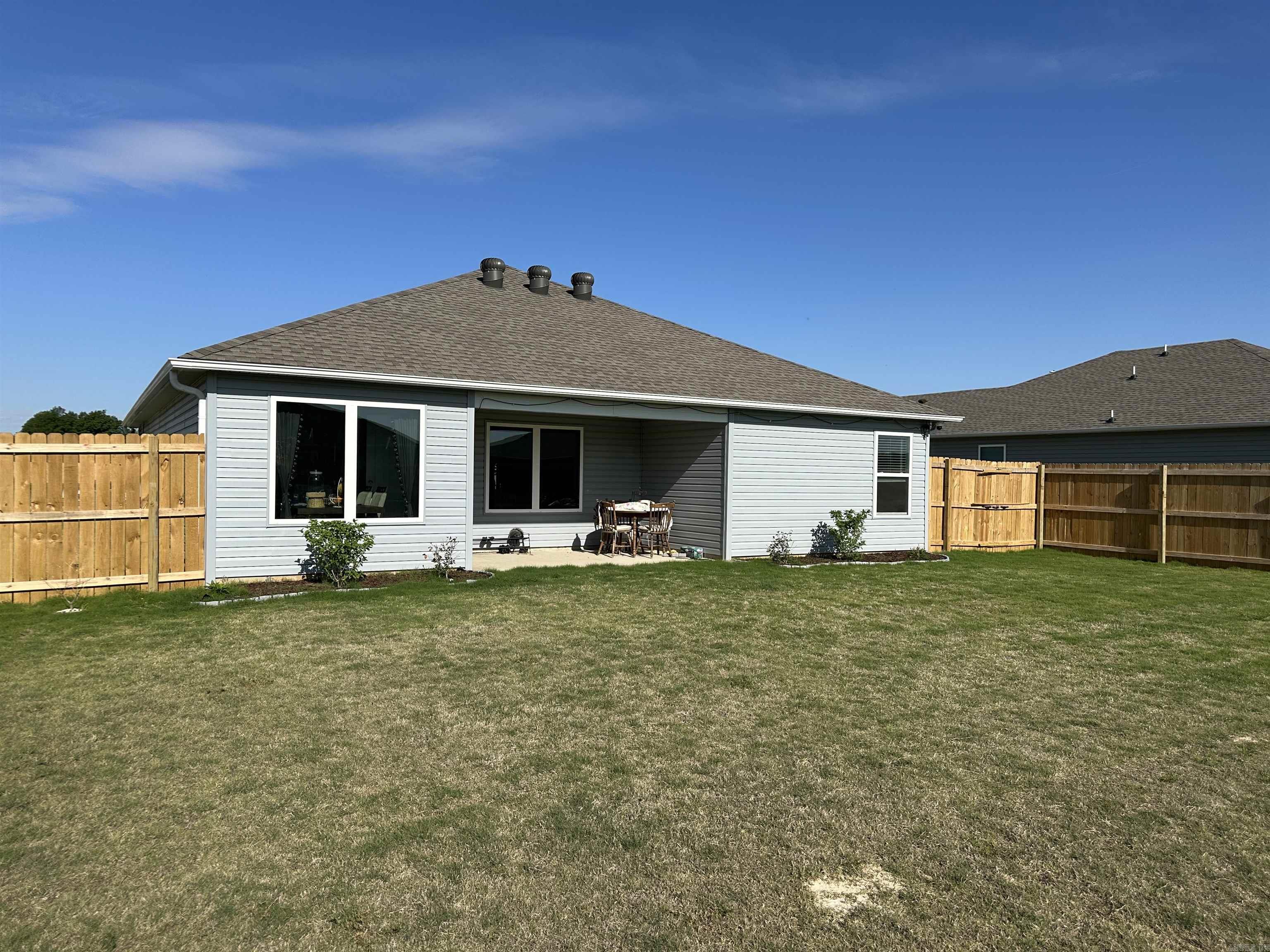 BOSTON PROPER SUB - Residential